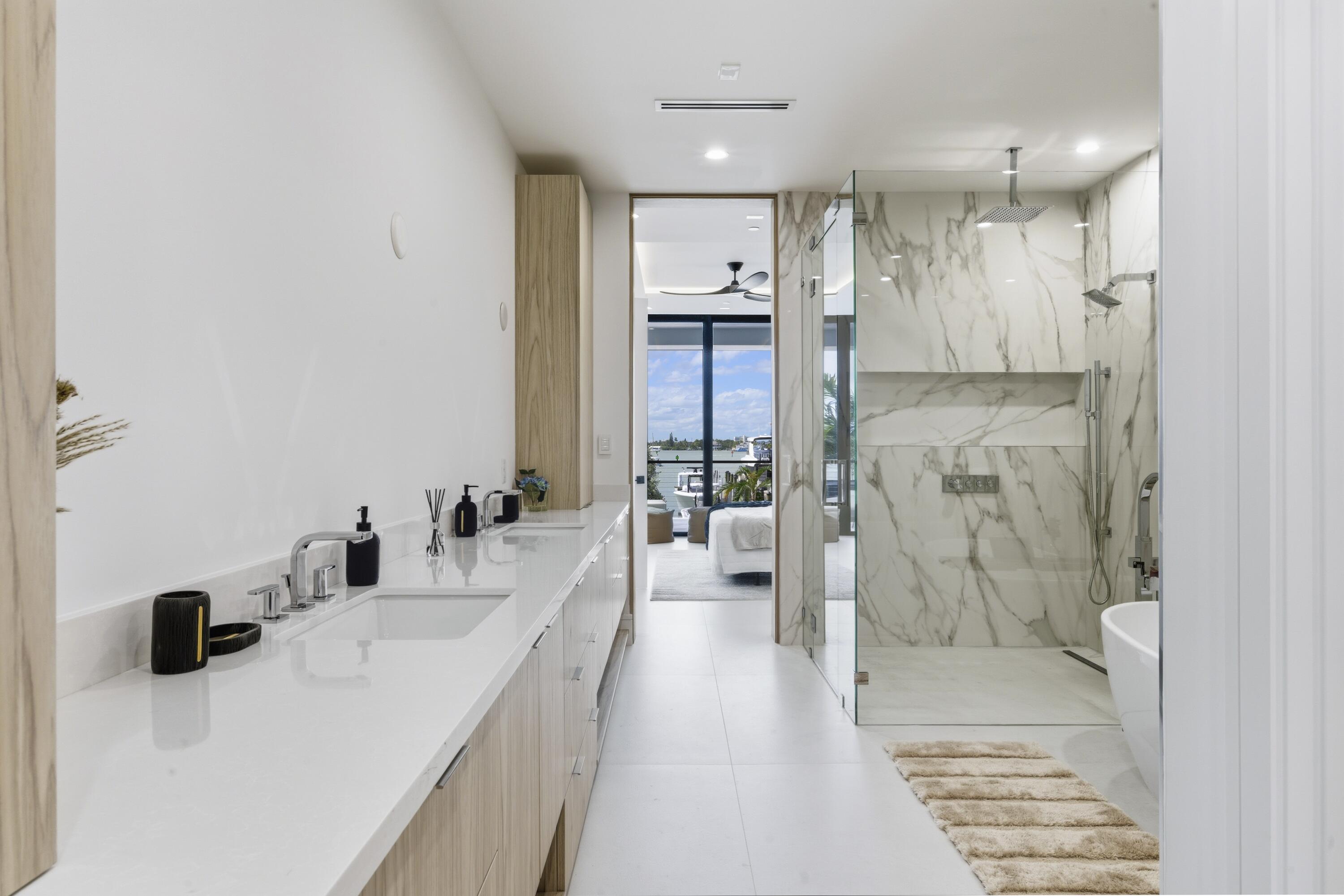 2323 Lake #201, Singer Island FL 33404