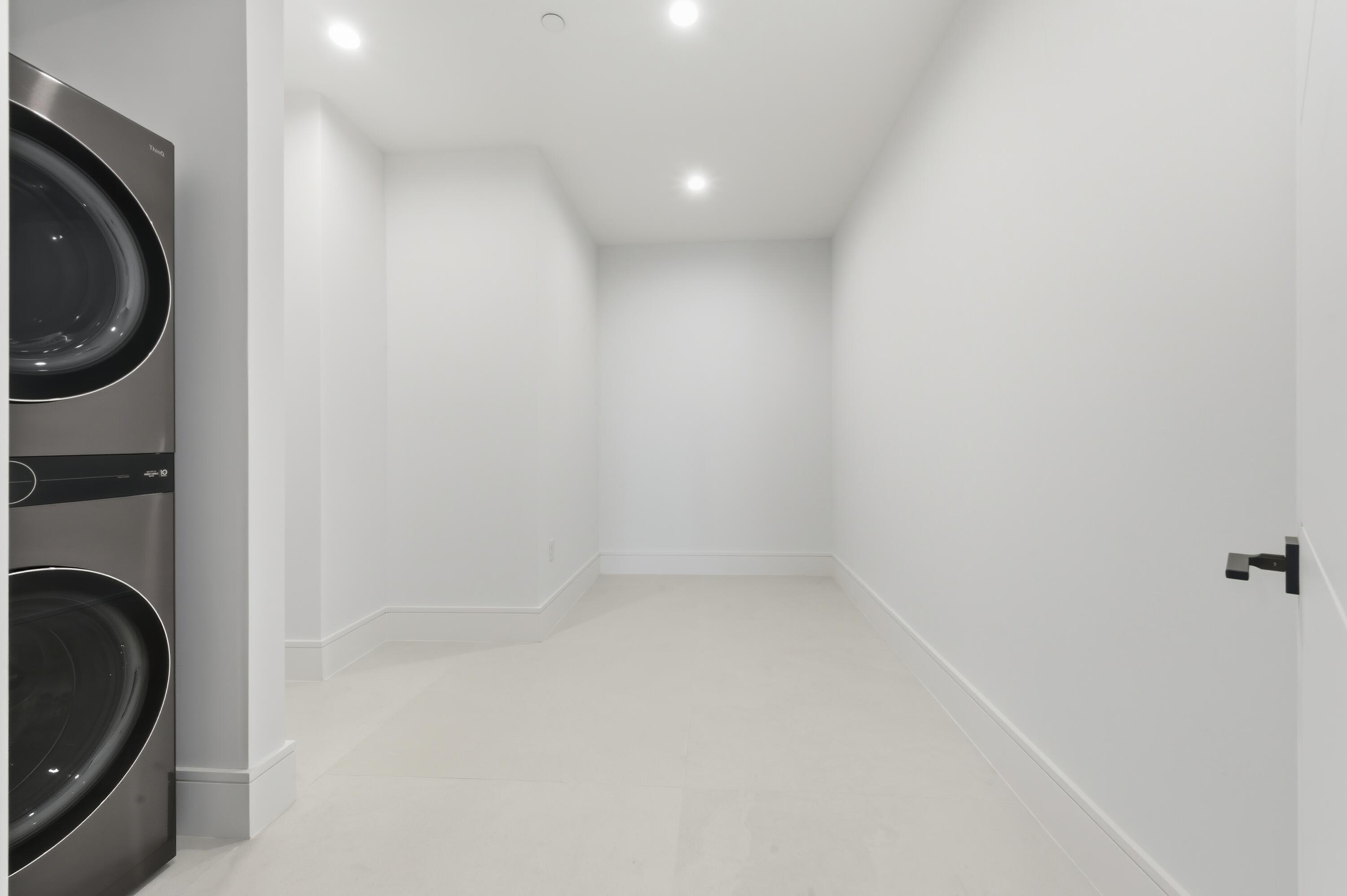 2323 Lake #201, Singer Island FL 33404