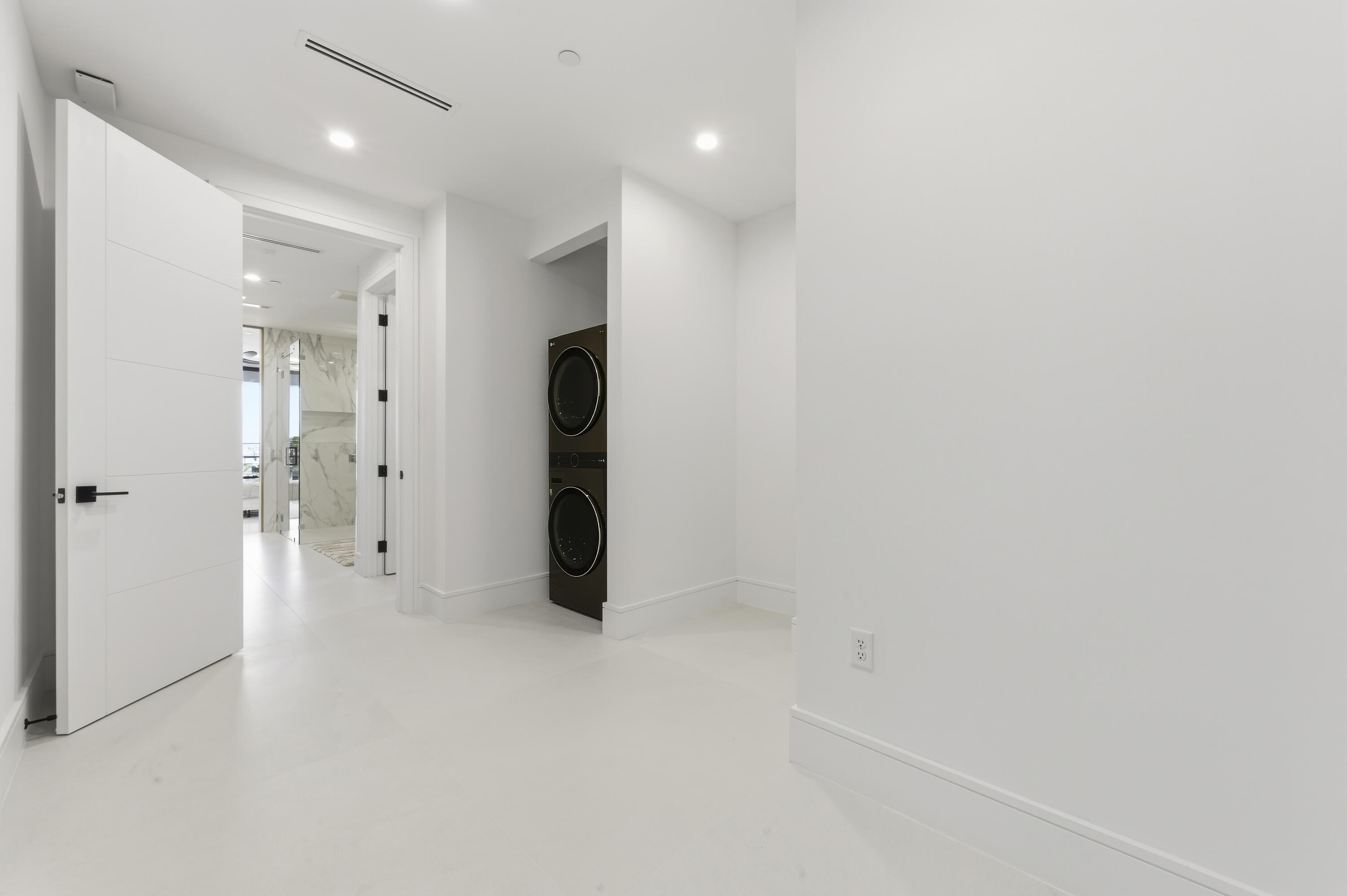 2323 Lake #201, Singer Island FL 33404