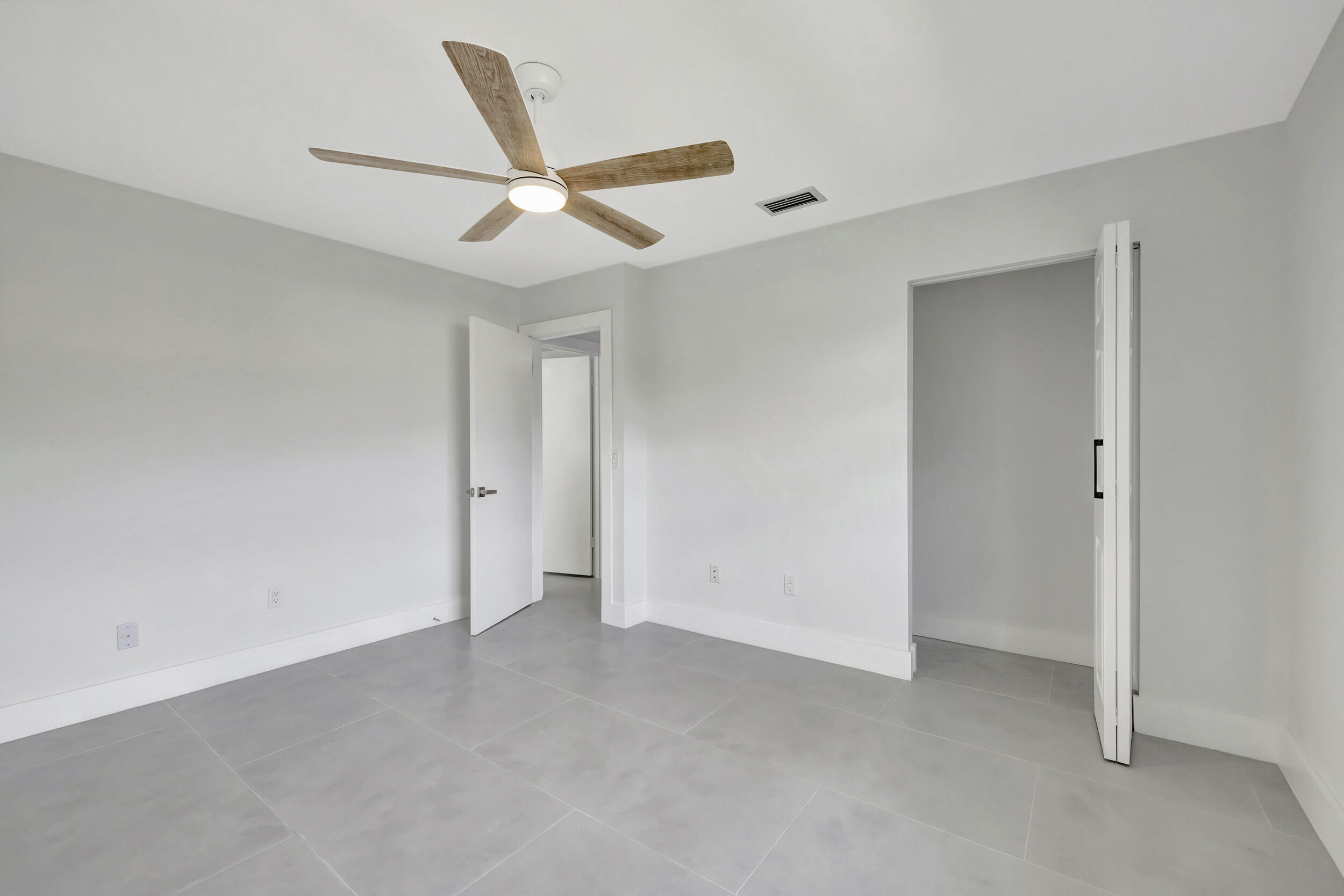 7898 Eastlake #7d, Boca Raton FL 33433