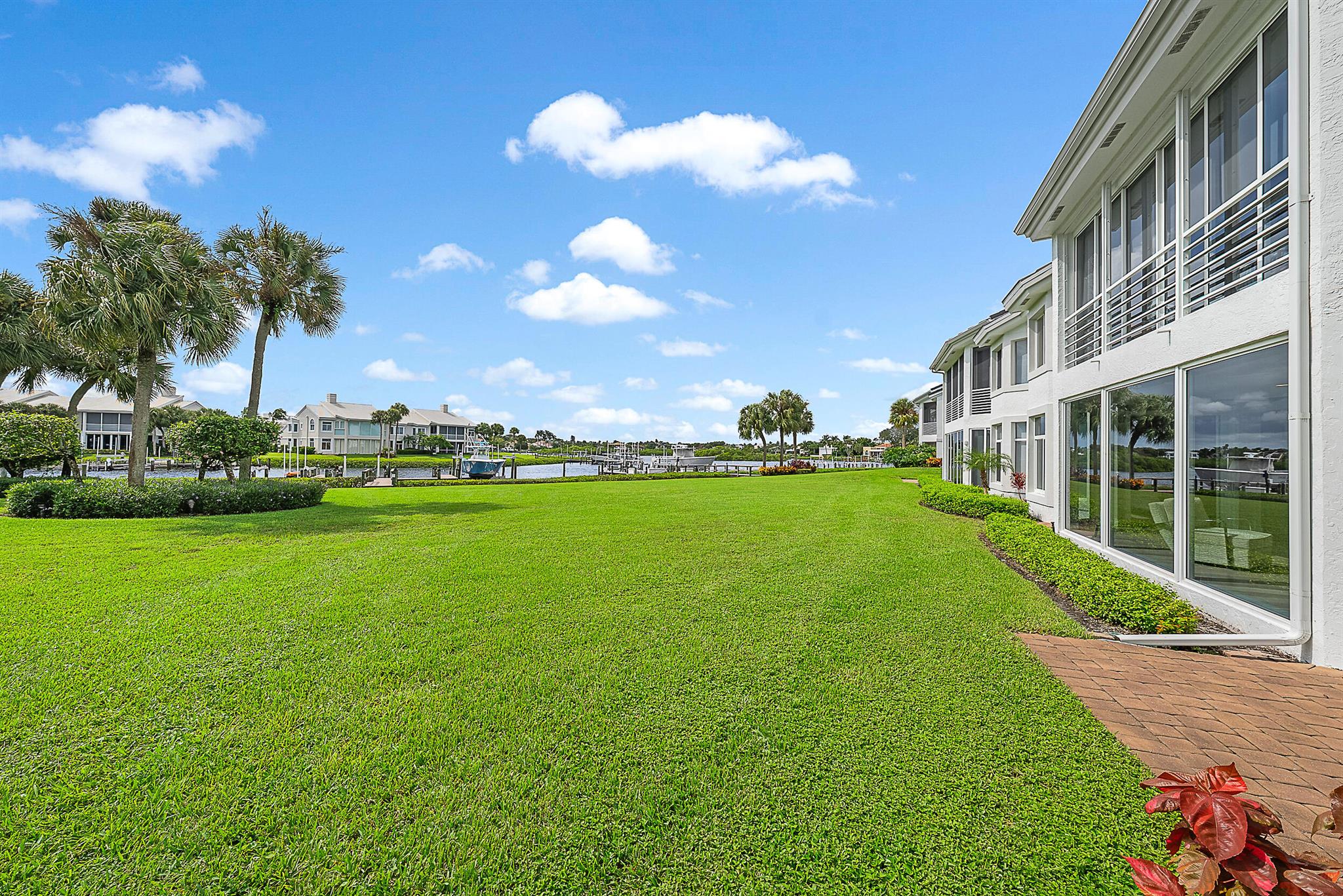 360 Spyglass Way, Jupiter FL 33477