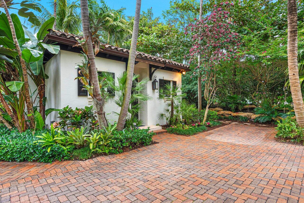 8 Driftwood Landing, Gulf Stream FL 33483