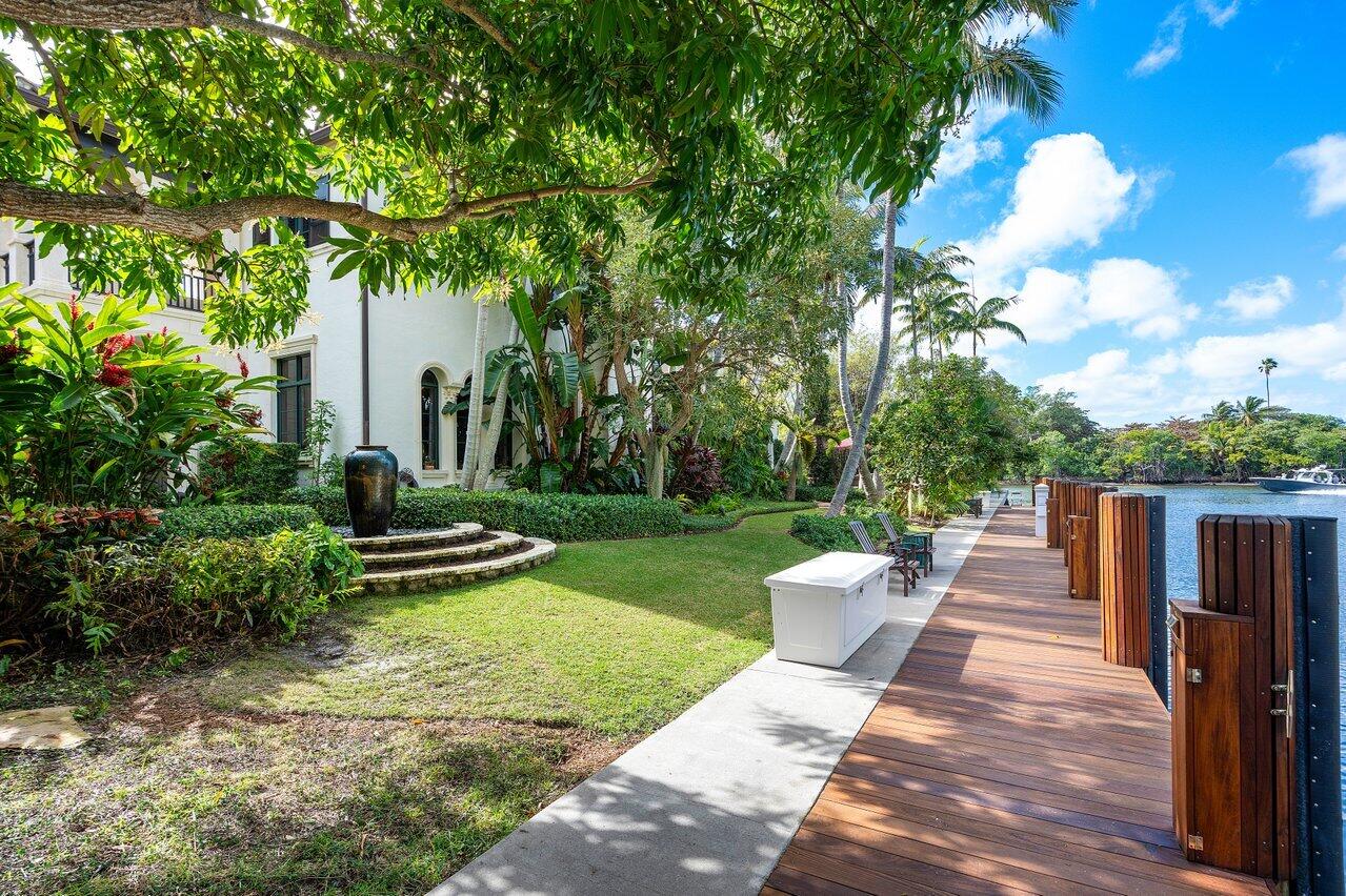 8 Driftwood Landing, Gulf Stream FL 33483