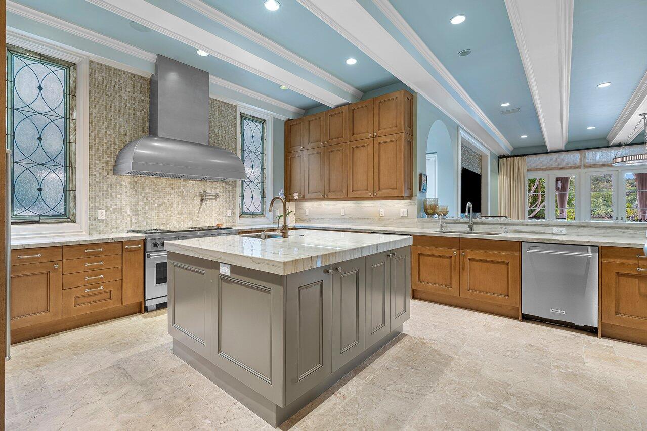 8 Driftwood Landing, Gulf Stream FL 33483
