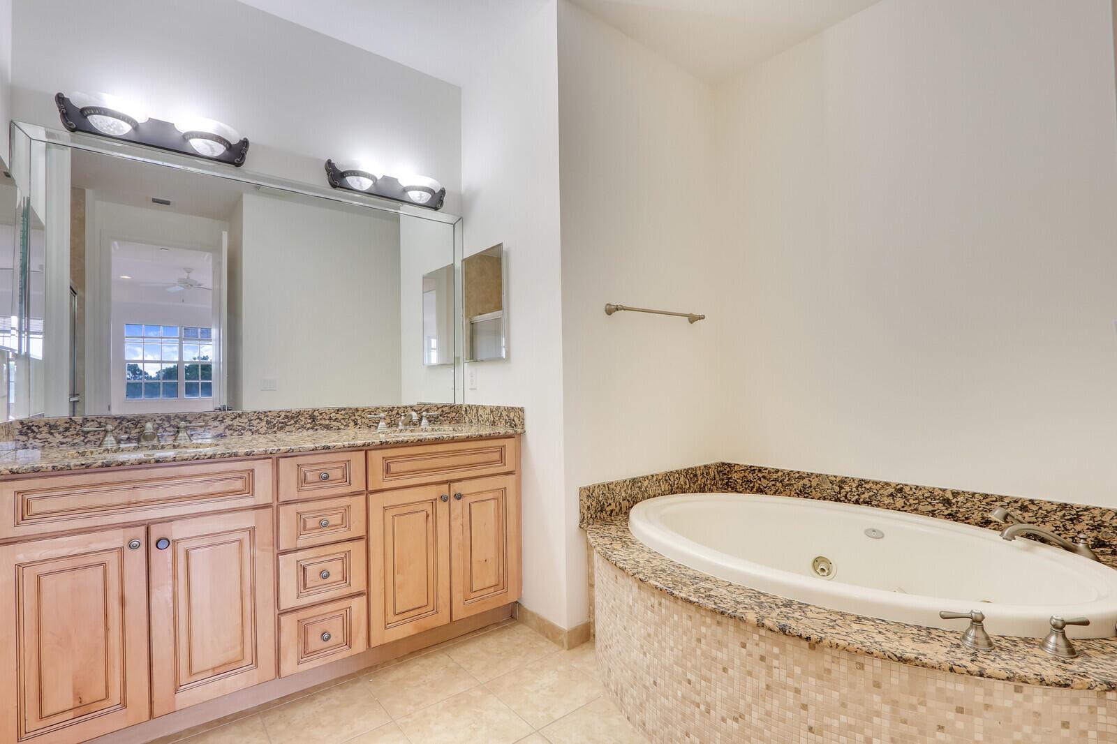 4505 Artesa Way, Palm Beach Gardens FL 33418