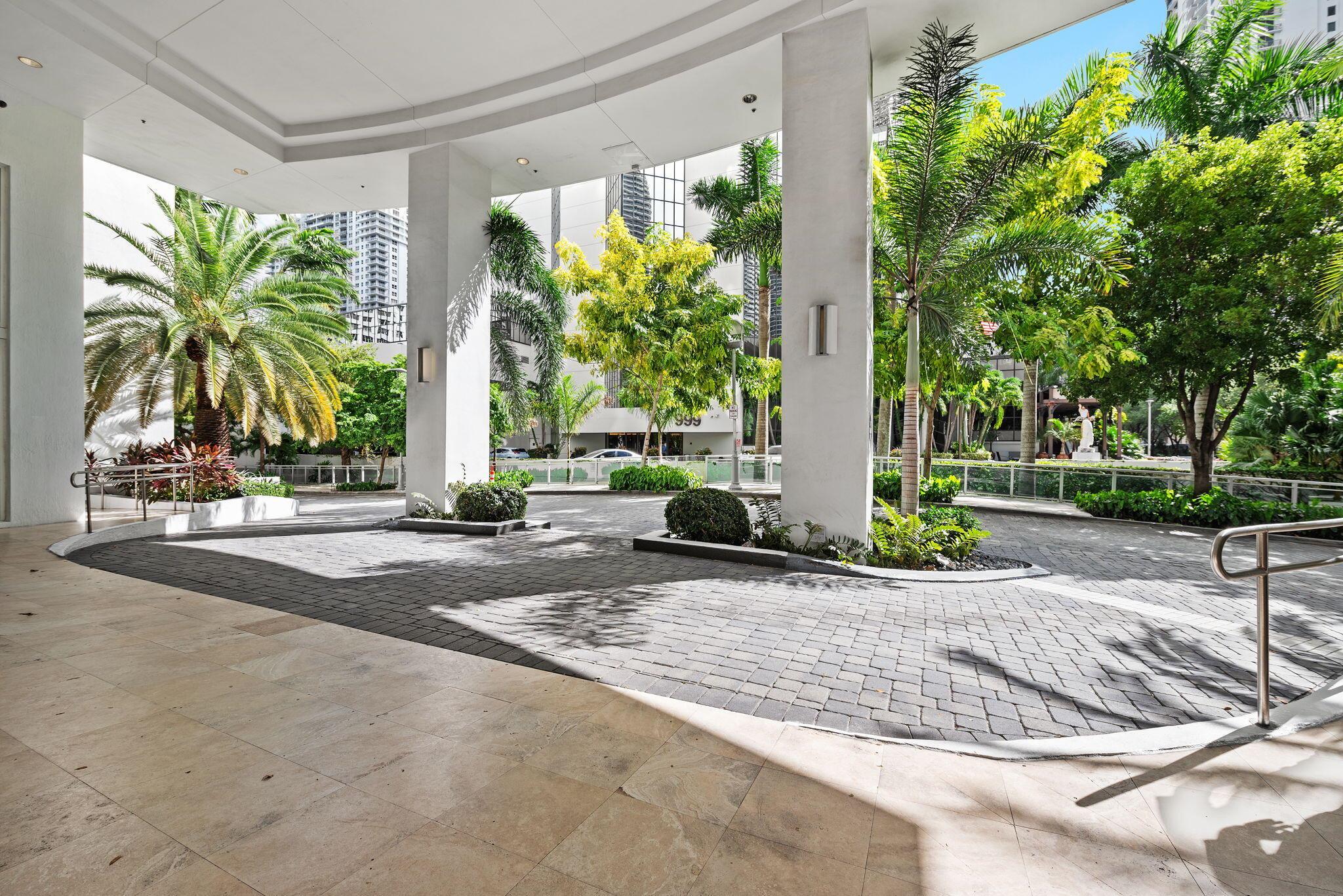 951 Brickell Avenue #400, Miami FL 33131