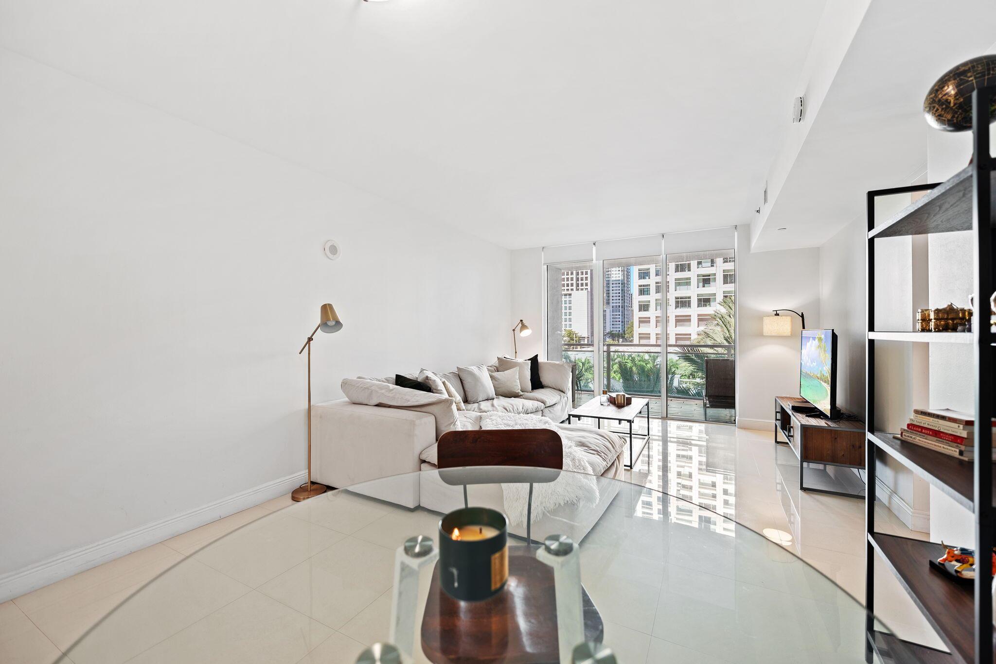 951 Brickell Avenue #400, Miami FL 33131
