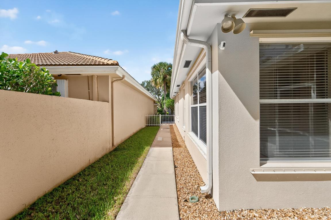 162 E Hampton, Jupiter FL 33458