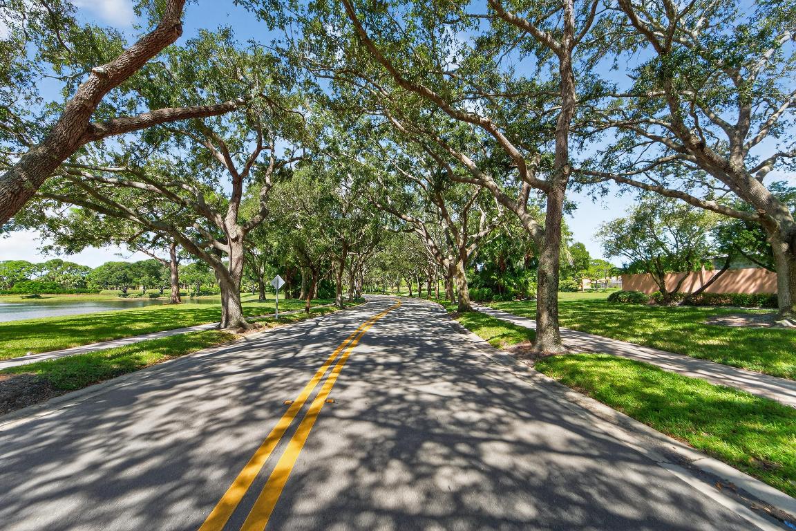 162 E Hampton, Jupiter FL 33458