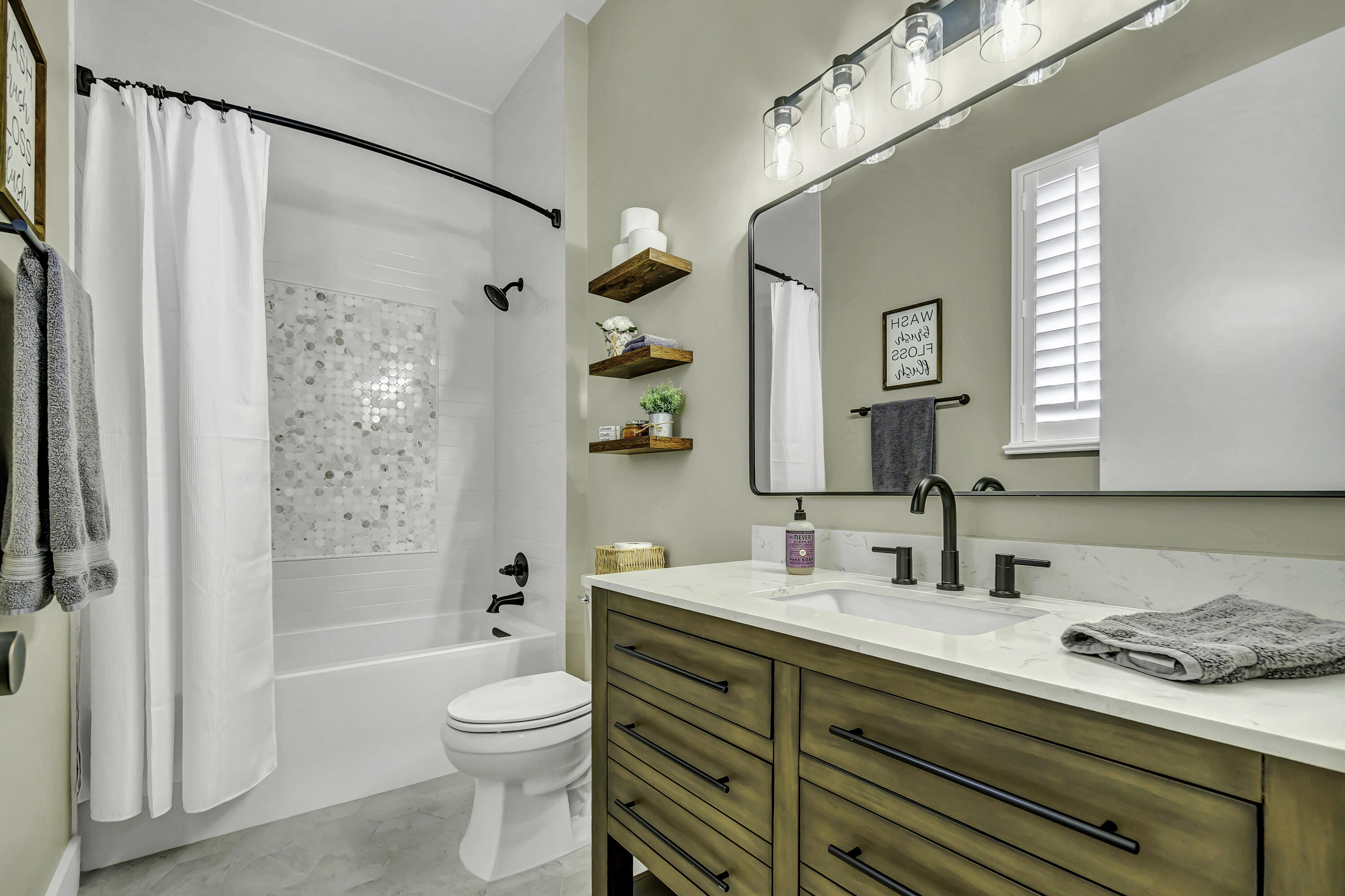 1209 Breakers West, West Palm Beach FL 33411