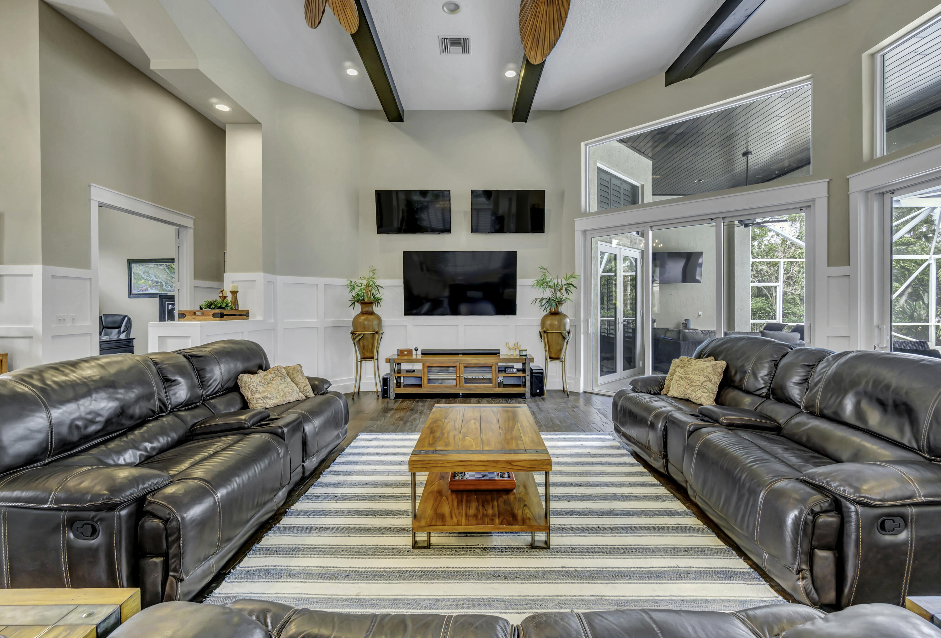 1209 Breakers West, West Palm Beach FL 33411