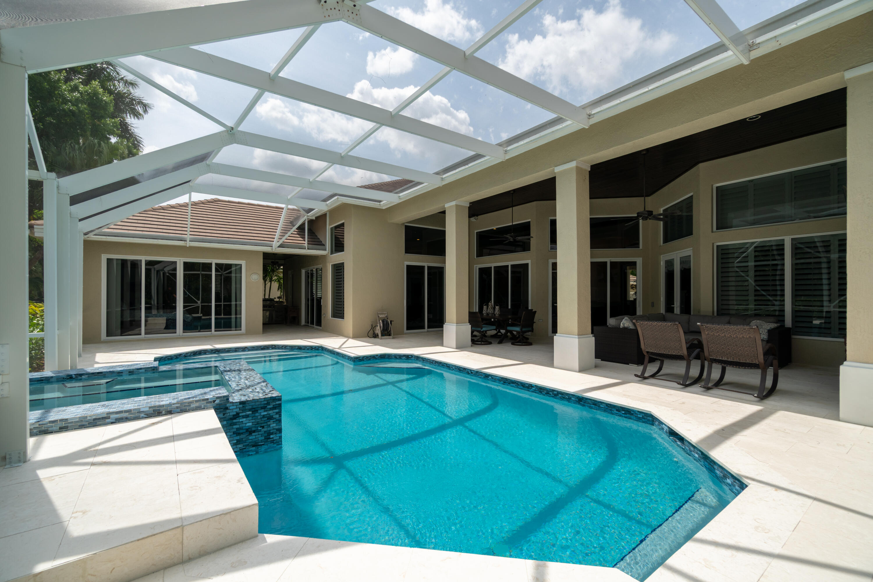 1209 Breakers West, West Palm Beach FL 33411