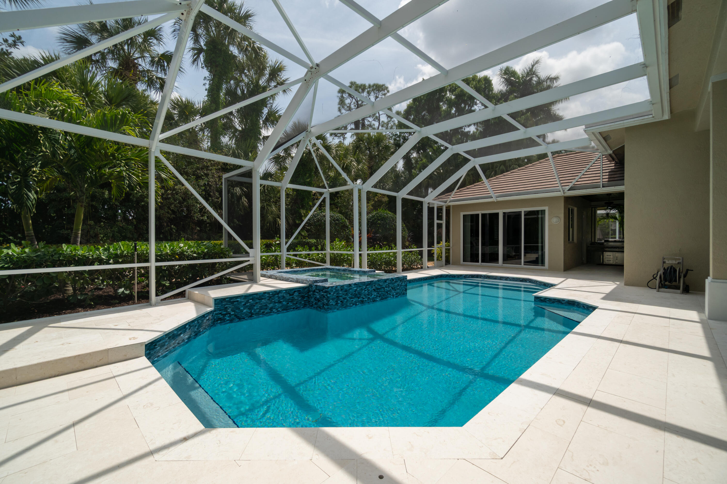 1209 Breakers West, West Palm Beach FL 33411