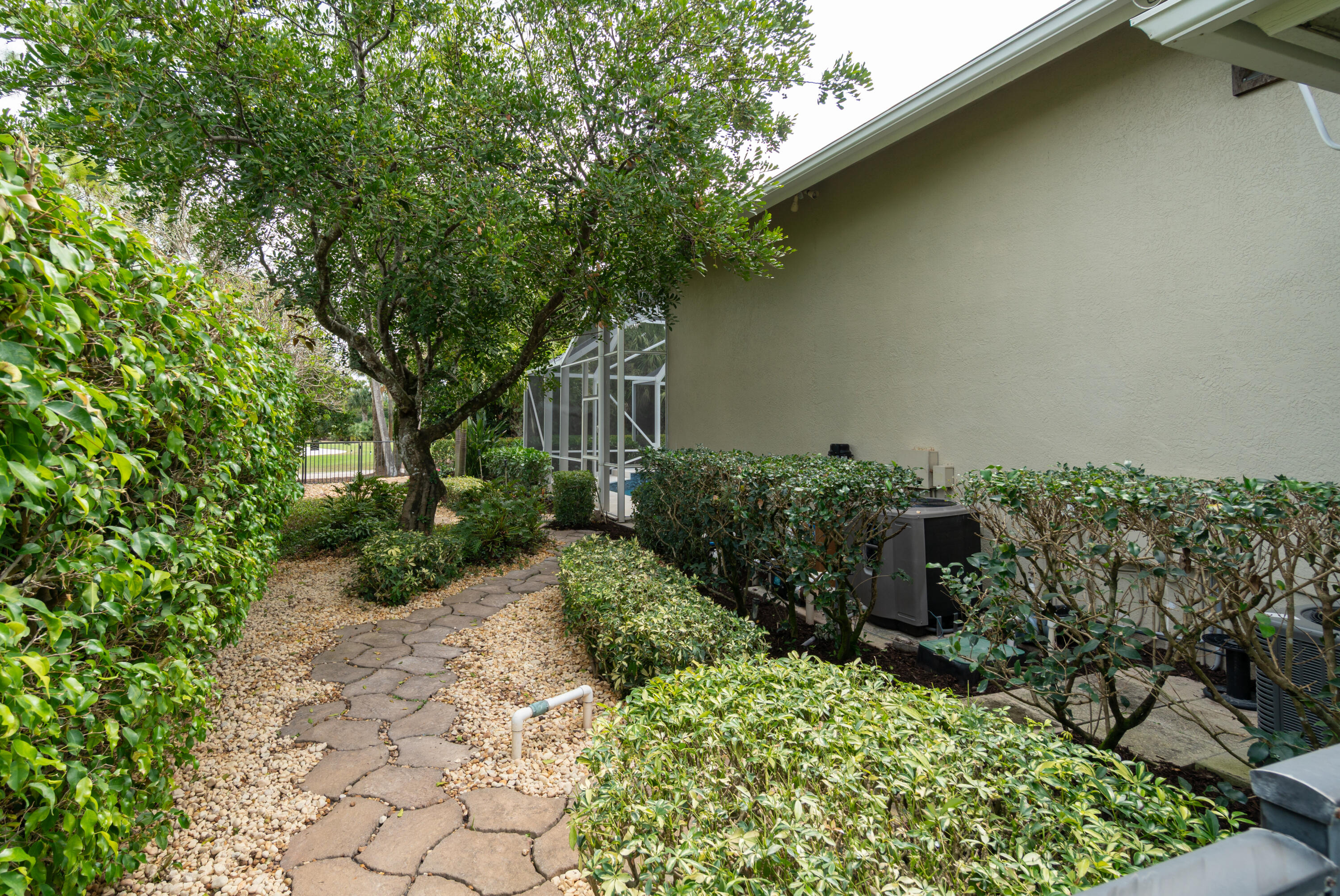 1209 Breakers West, West Palm Beach FL 33411