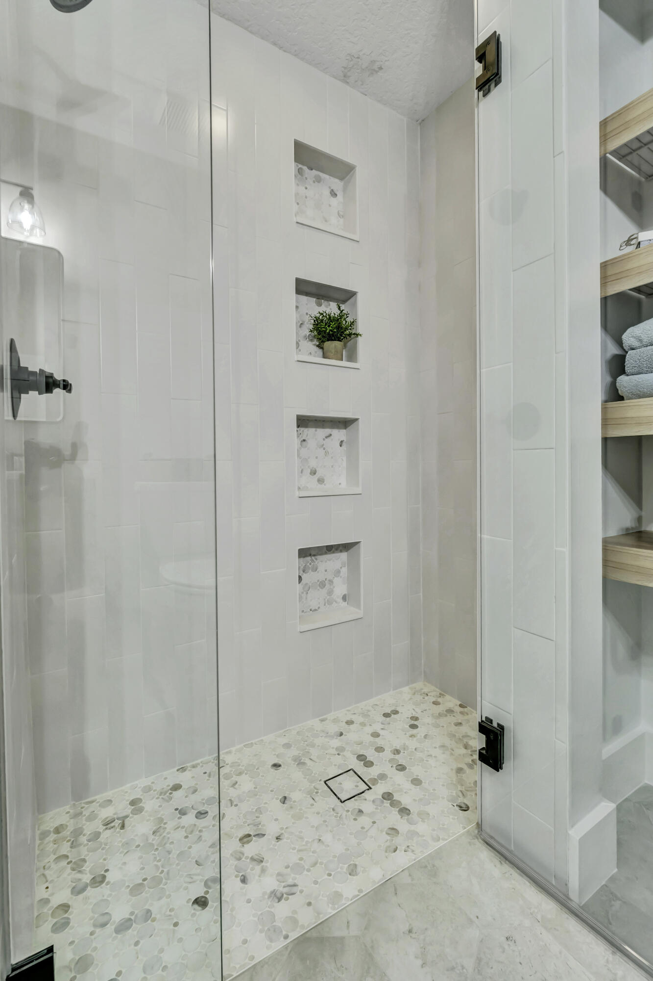 1209 Breakers West, West Palm Beach FL 33411