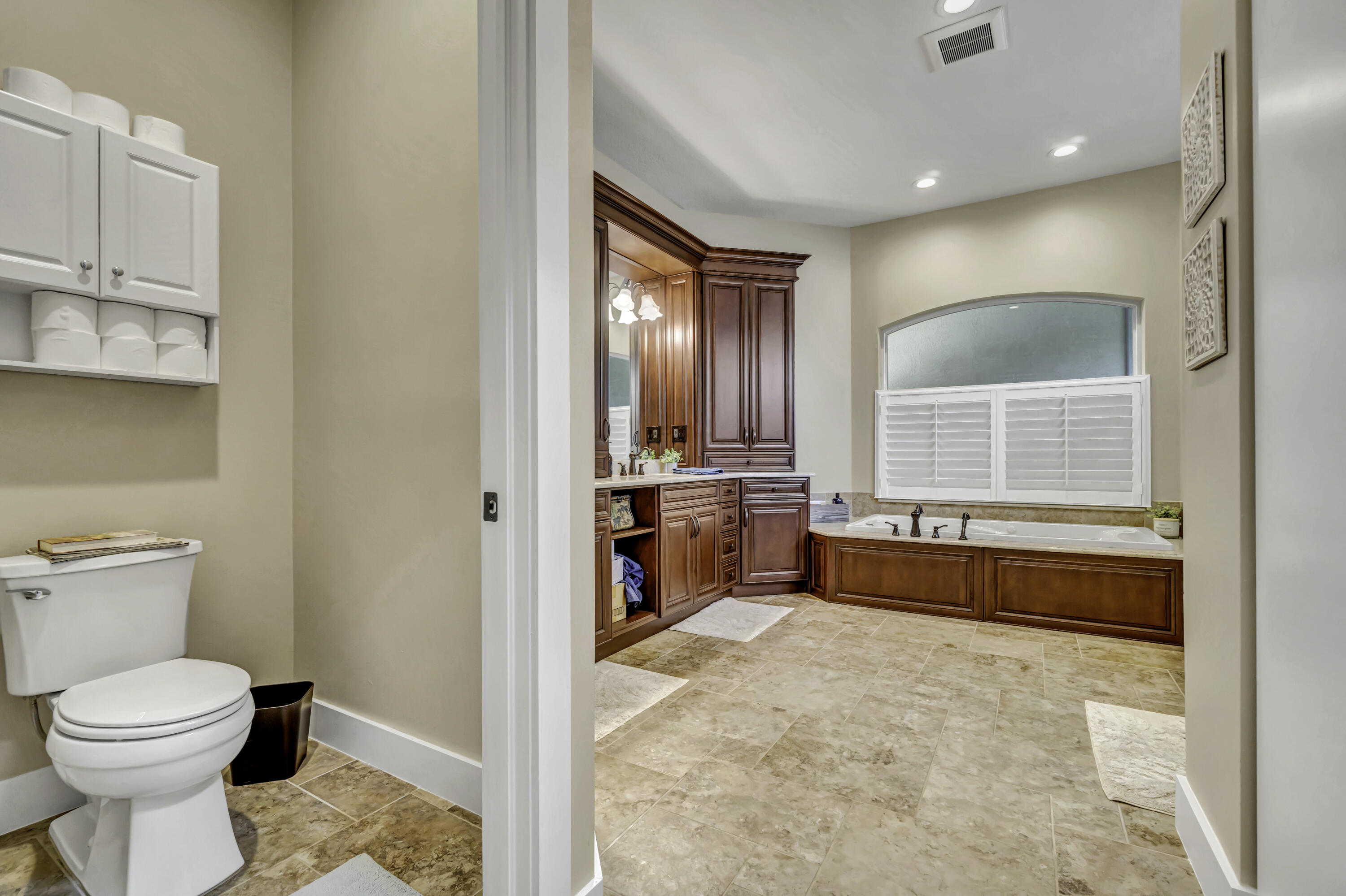 1209 Breakers West, West Palm Beach FL 33411