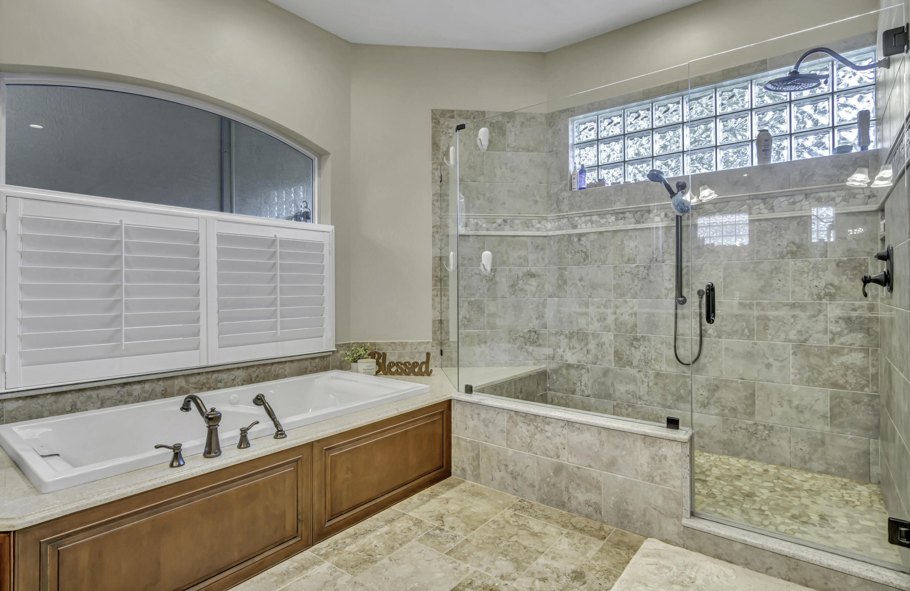 1209 Breakers West, West Palm Beach FL 33411