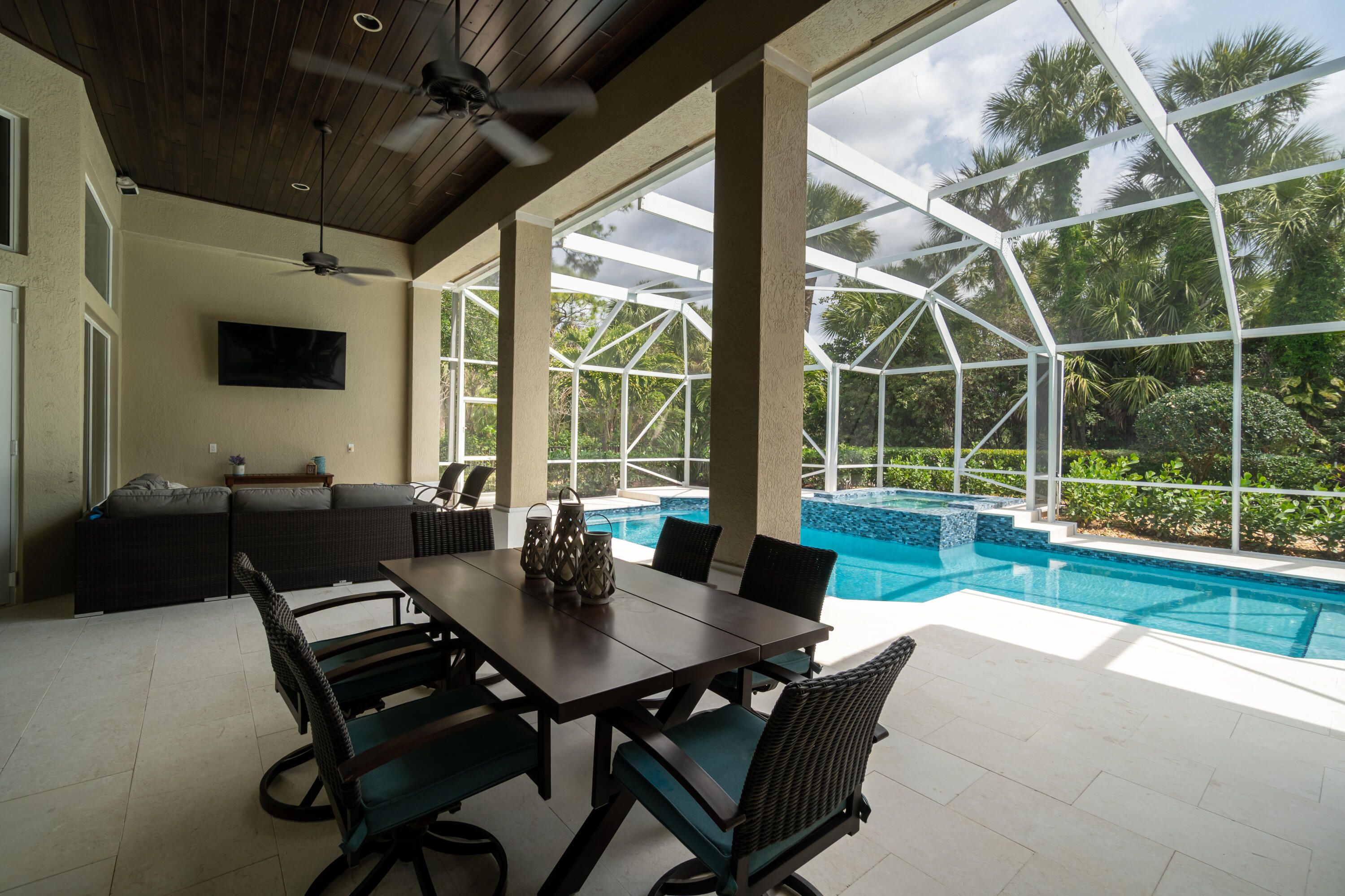 1209 Breakers West, West Palm Beach FL 33411