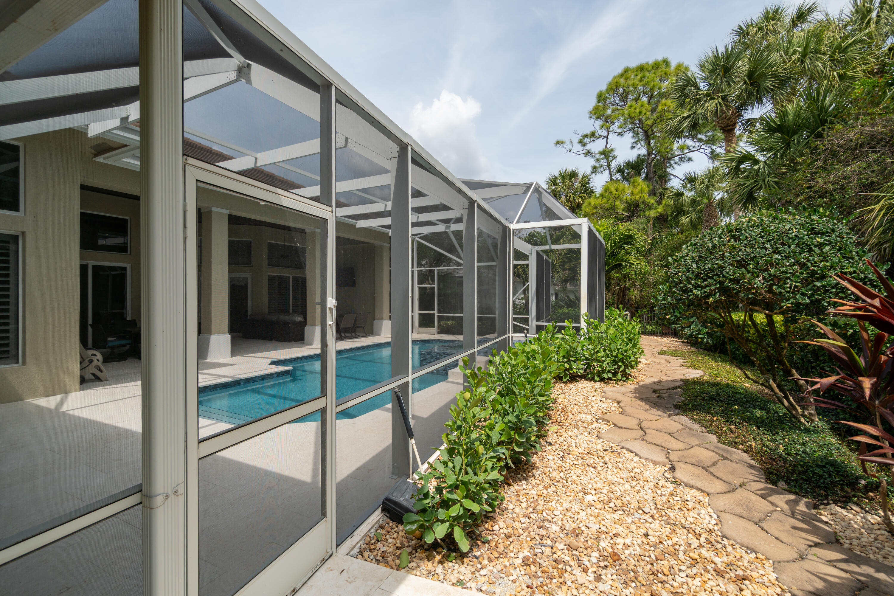 1209 Breakers West, West Palm Beach FL 33411