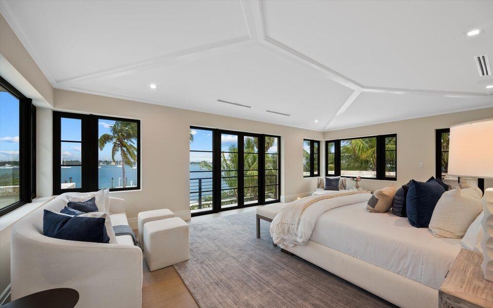1260 N Lake, Palm Beach FL 33480