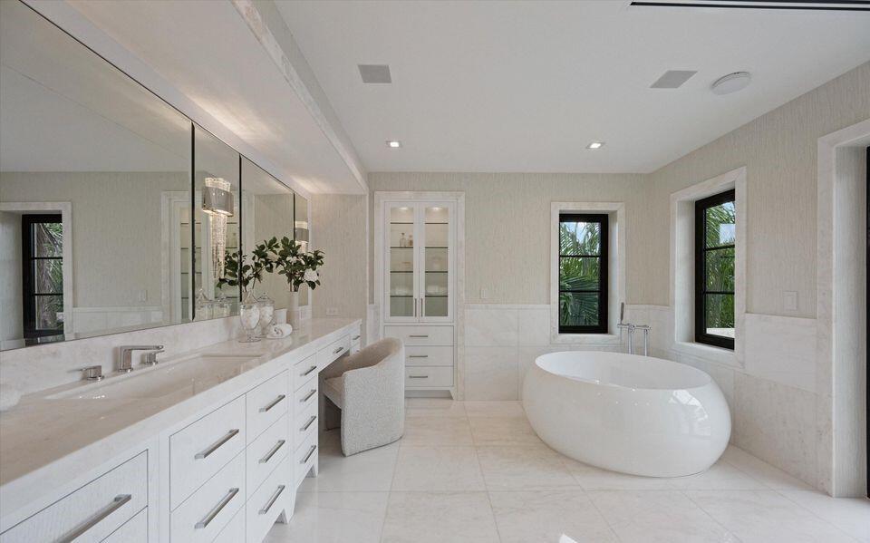 1260 N Lake, Palm Beach FL 33480
