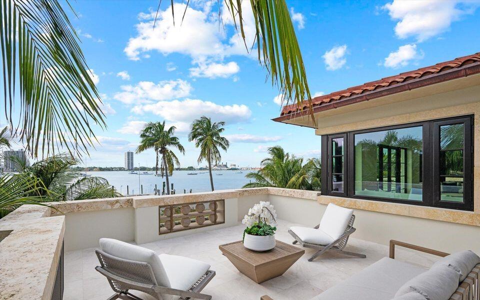 1260 N Lake, Palm Beach FL 33480