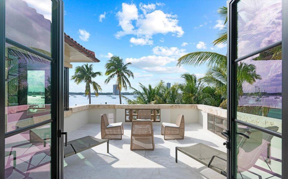 1260 N Lake, Palm Beach FL 33480