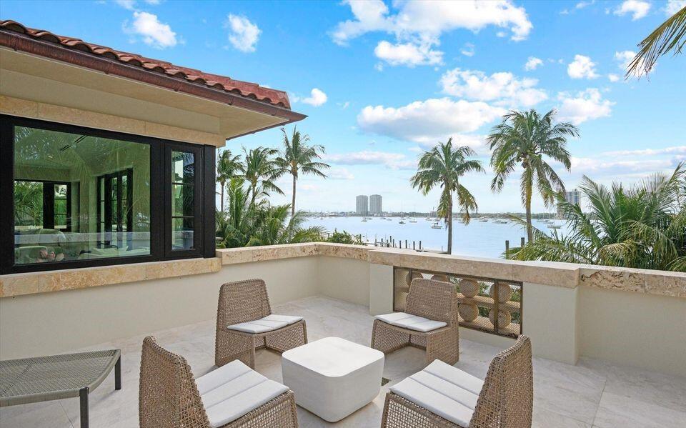 1260 N Lake, Palm Beach FL 33480