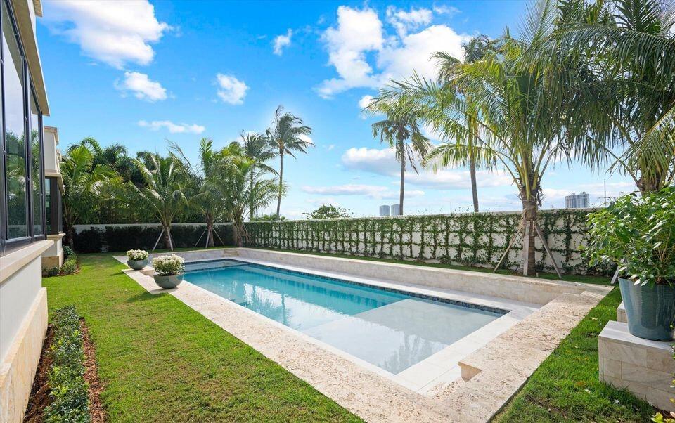 1260 N Lake, Palm Beach FL 33480
