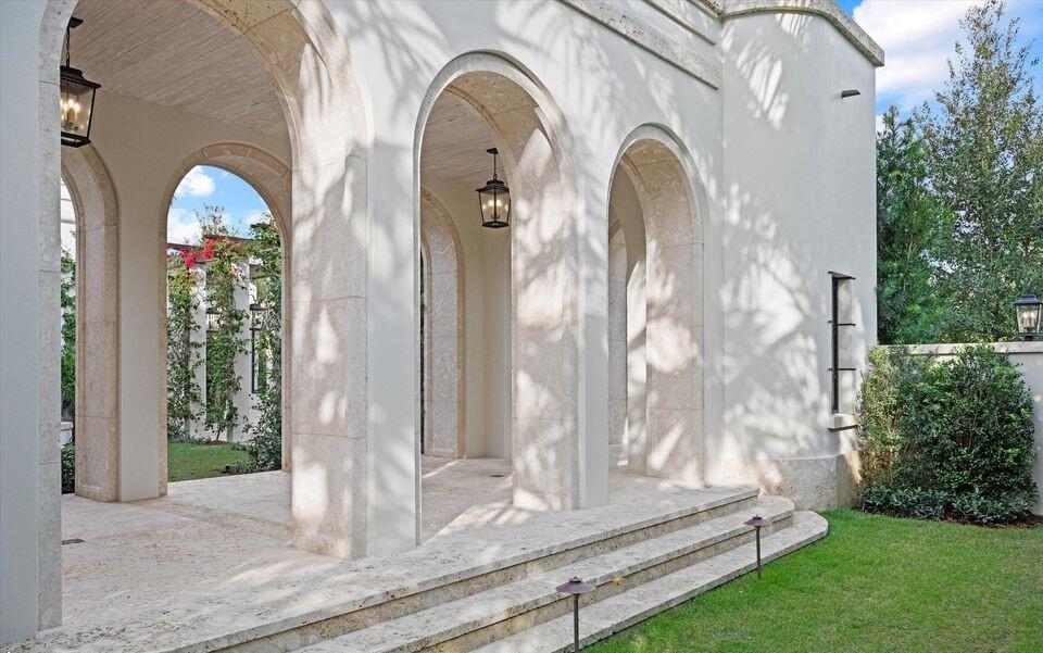 1260 N Lake, Palm Beach FL 33480