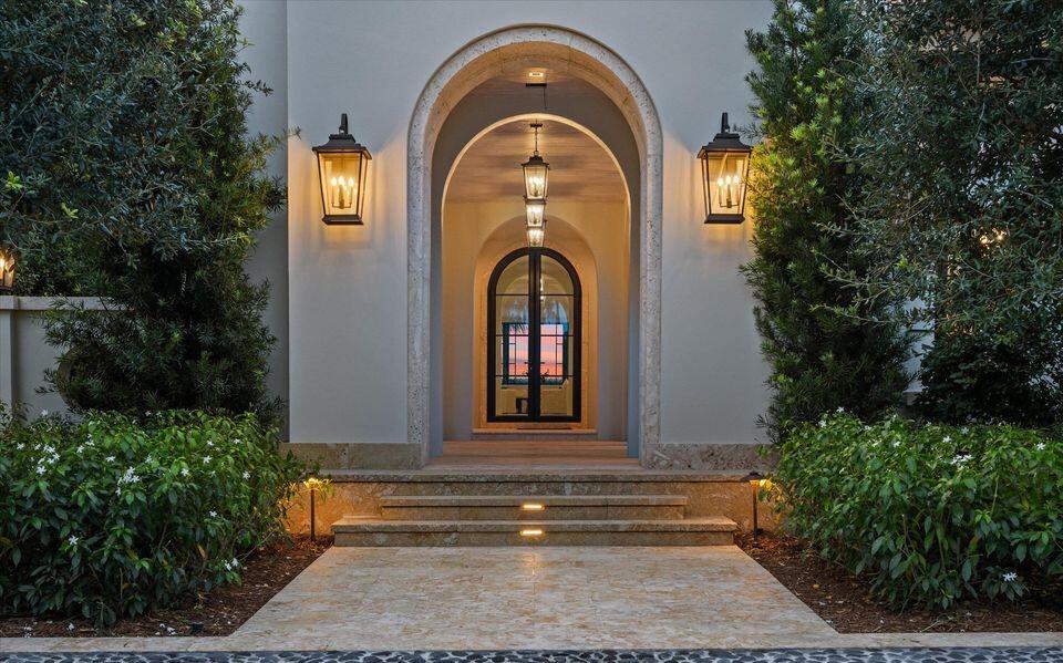 1260 N Lake, Palm Beach FL 33480