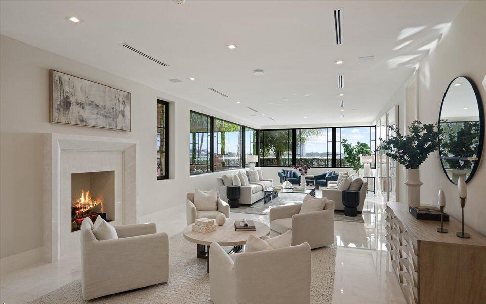 1260 N Lake, Palm Beach FL 33480
