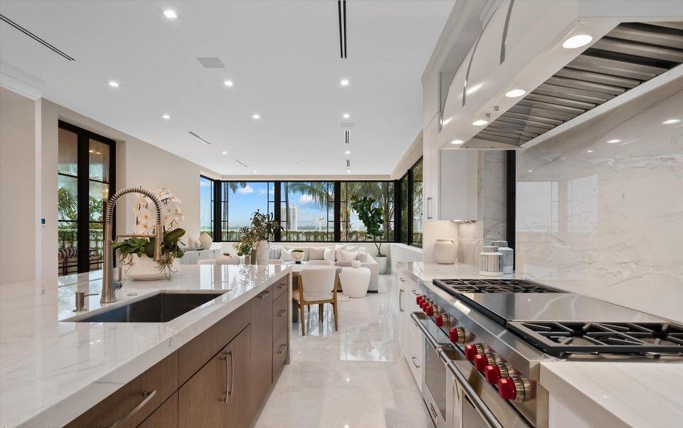 1260 N Lake, Palm Beach FL 33480