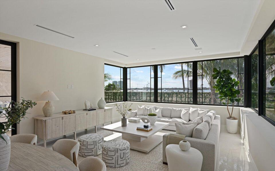 1260 N Lake, Palm Beach FL 33480