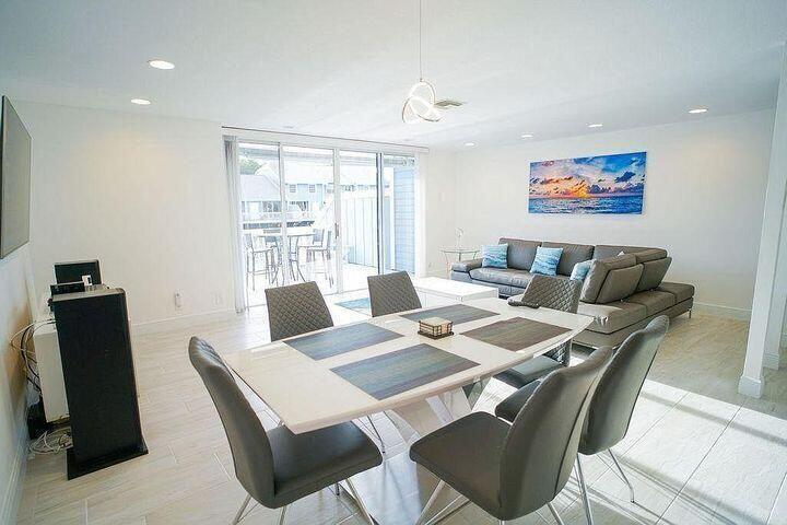 1511 Ocean Dunes Circle #1511, Jupiter FL 33477