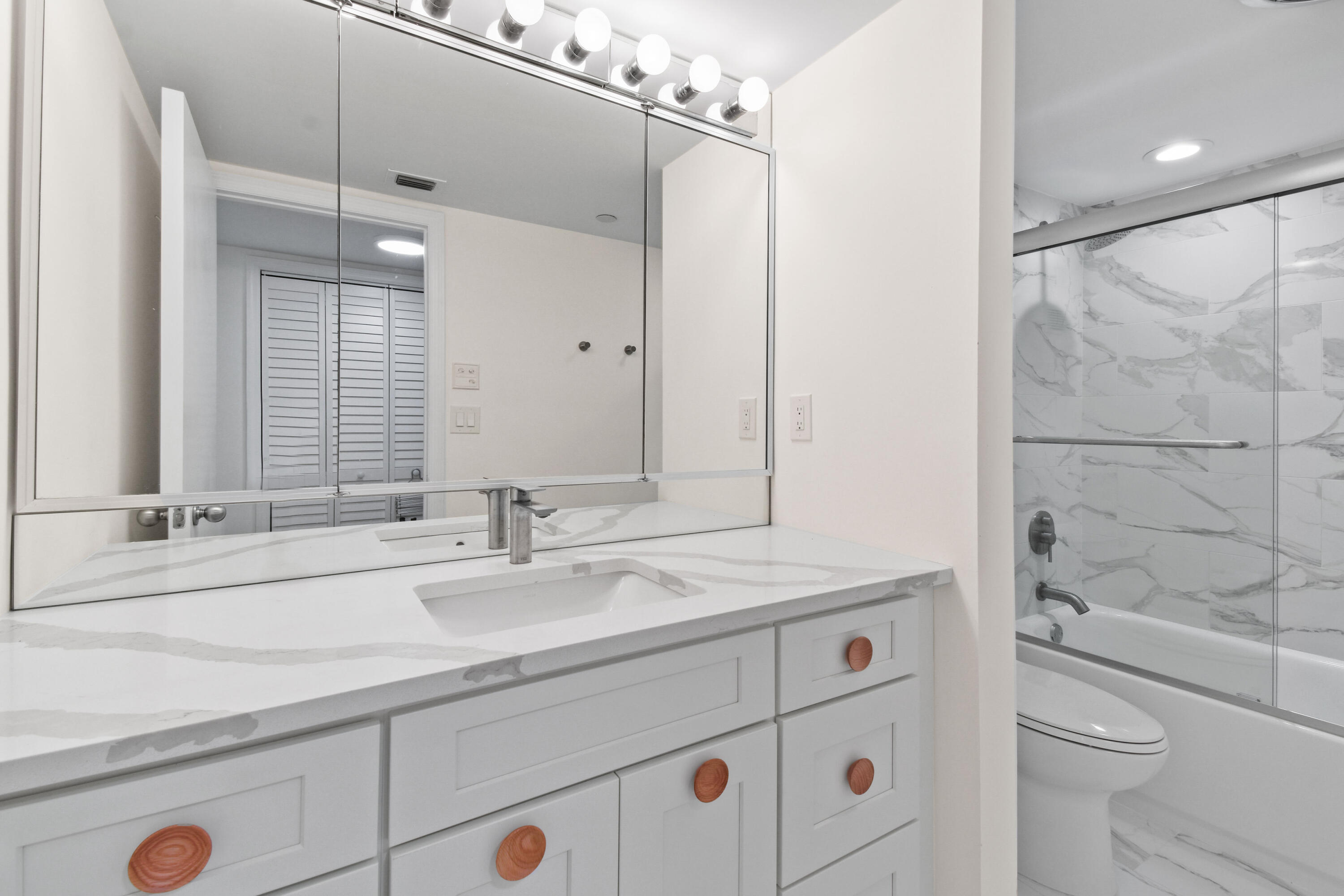 3322 Casseekey Island #302, Jupiter FL 33477
