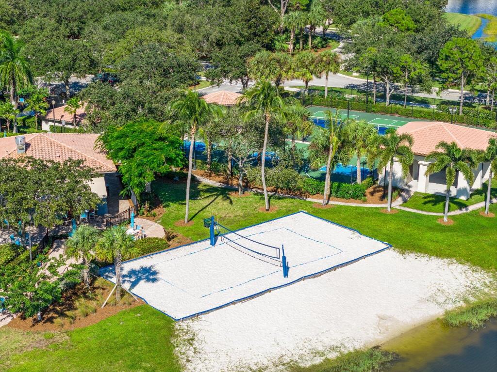 932 Mill Creek, Palm Beach Gardens FL 33410