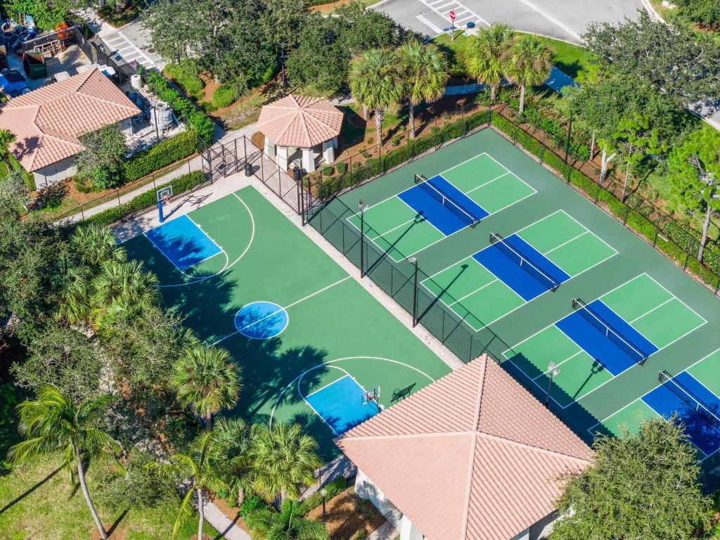 932 Mill Creek, Palm Beach Gardens FL 33410