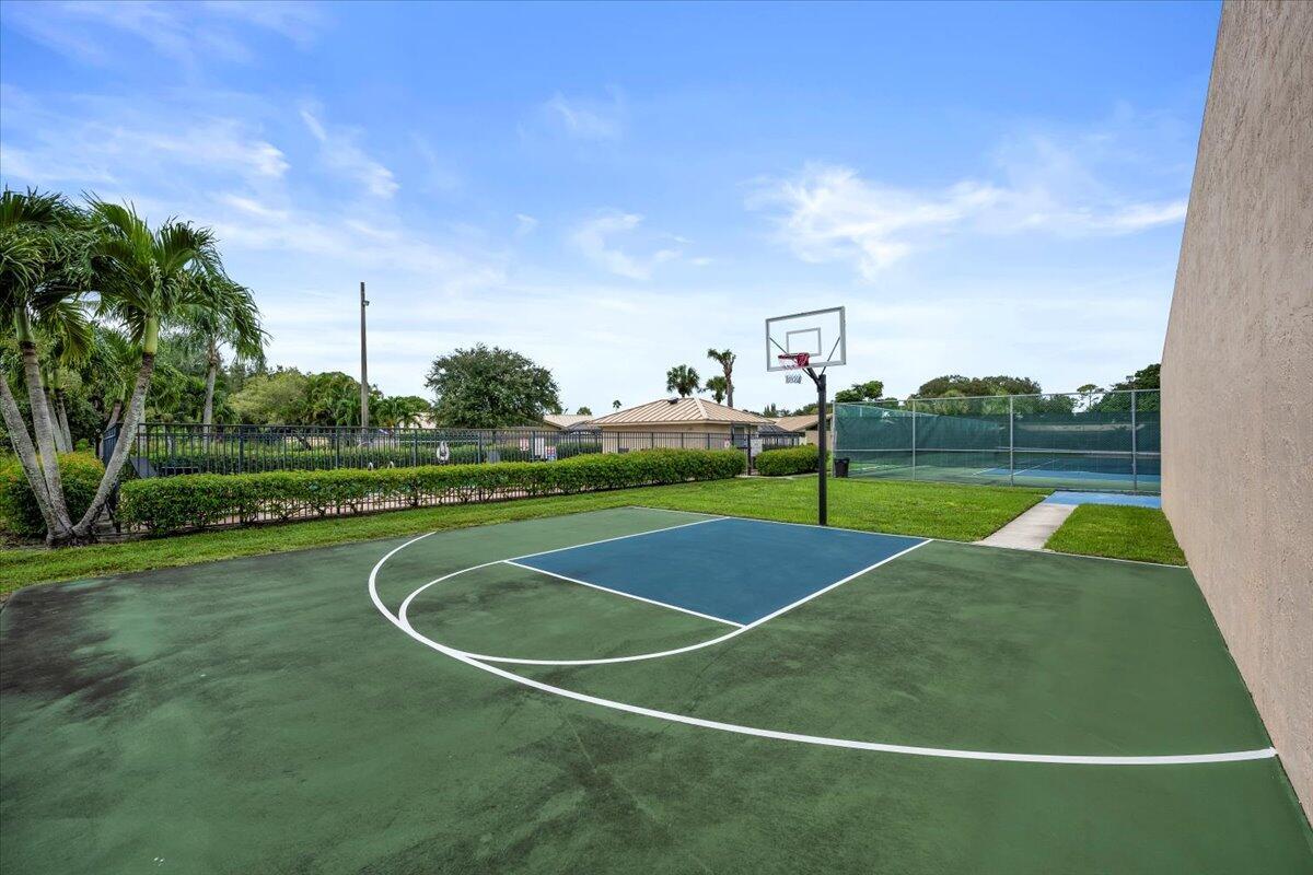 5943 Golden Eagle Circle, Palm Beach Gardens FL 33418