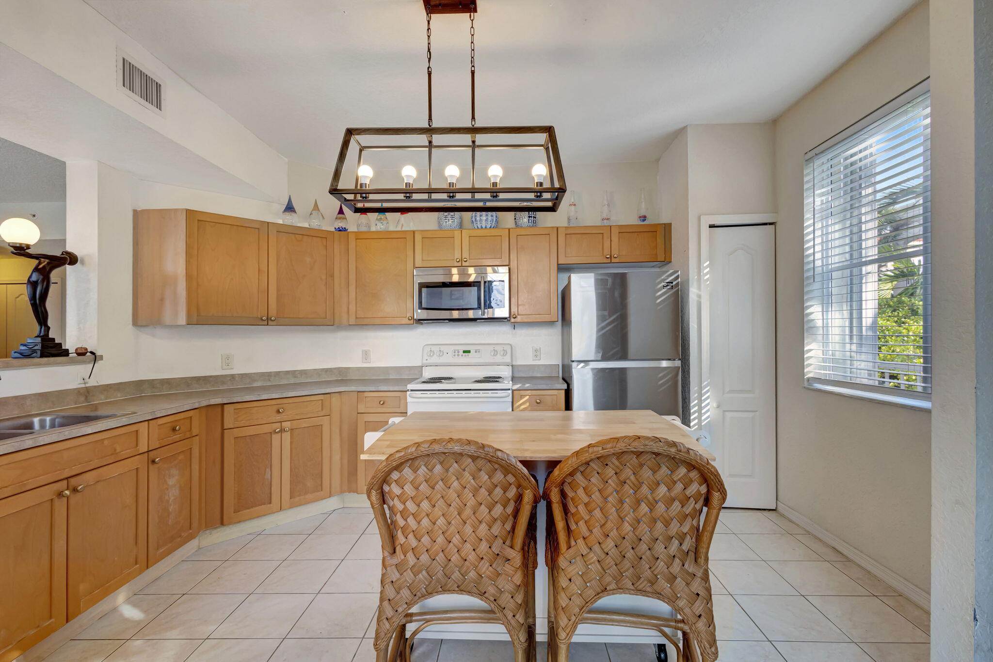 11023 Legacy #204, Palm Beach Gardens FL 33410