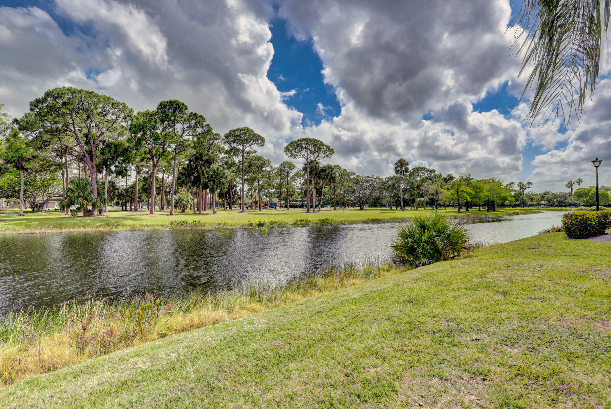 6 Lexington #D, Palm Beach Gardens FL 33418