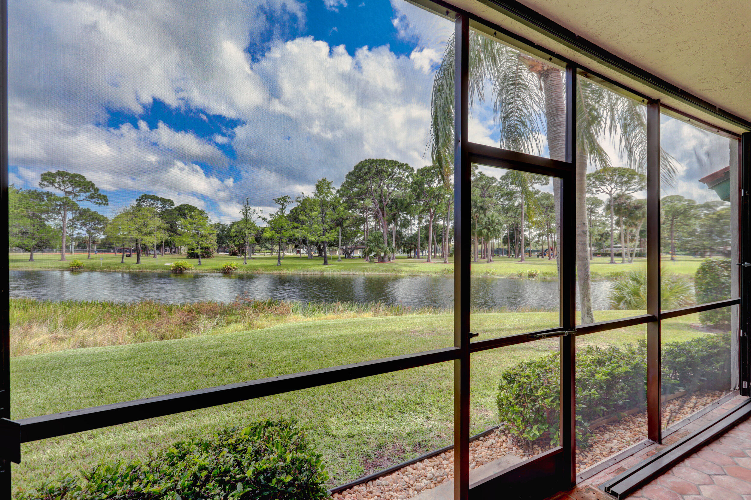 6 Lexington #D, Palm Beach Gardens FL 33418