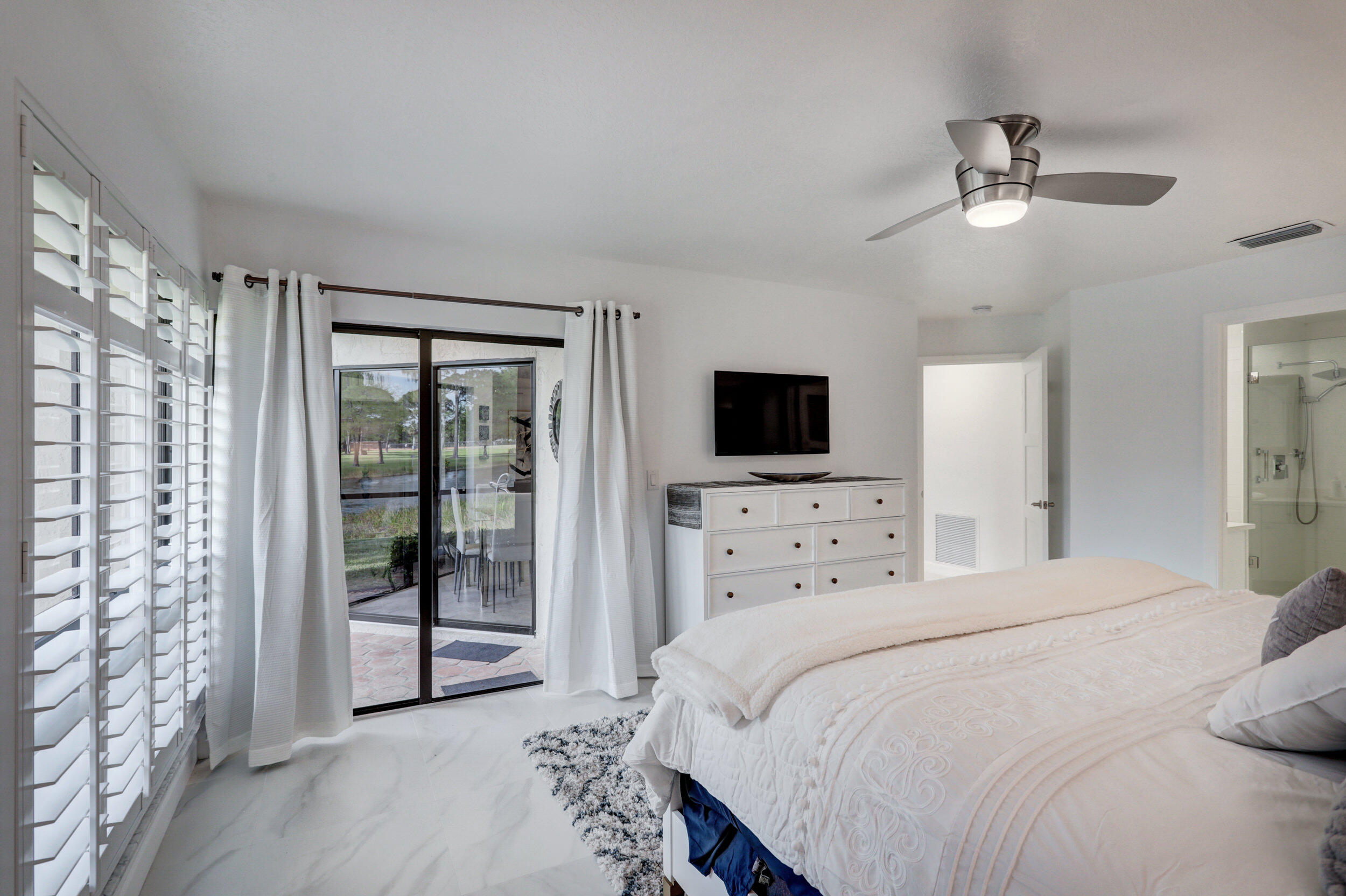 6 Lexington #D, Palm Beach Gardens FL 33418