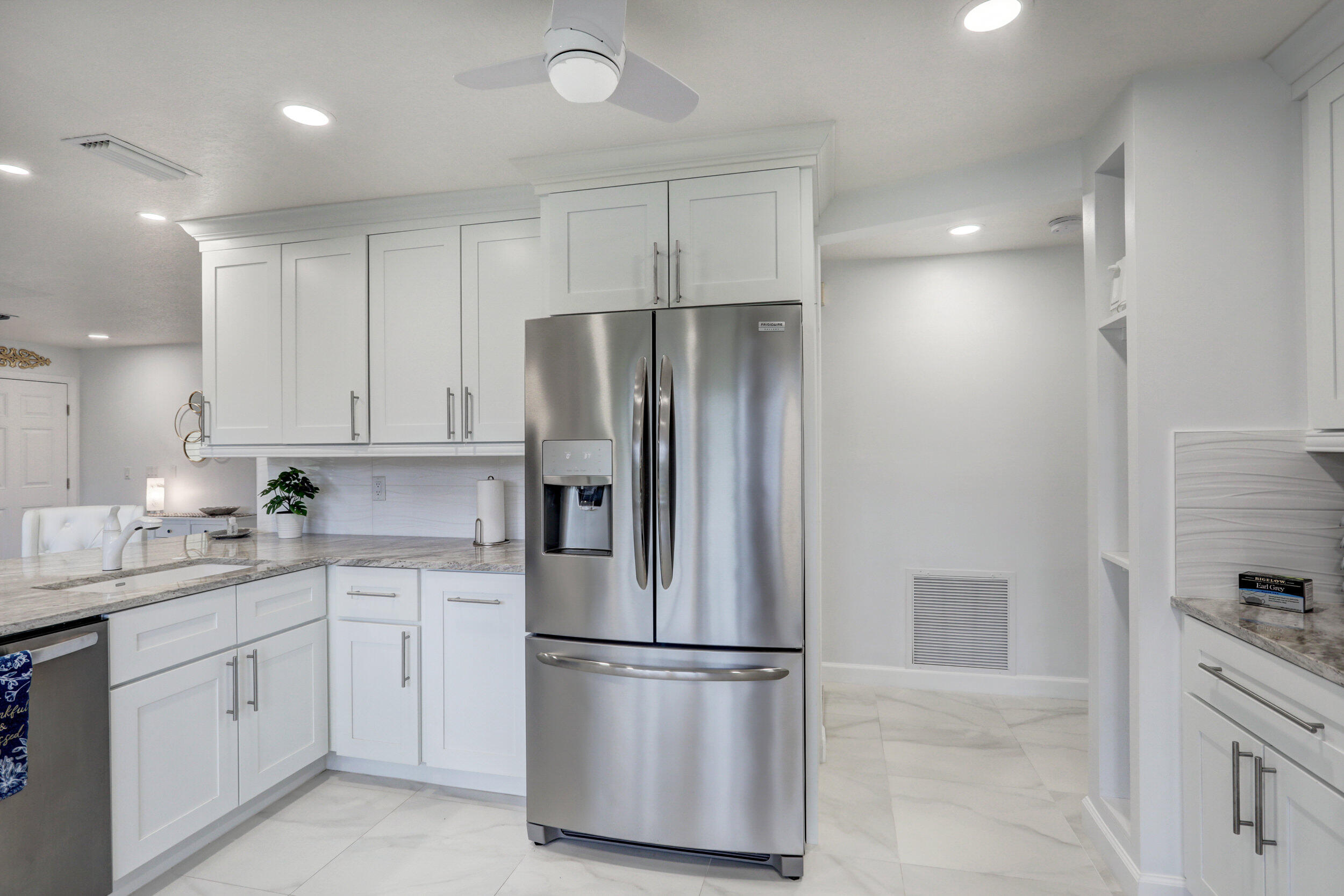 6 Lexington #D, Palm Beach Gardens FL 33418