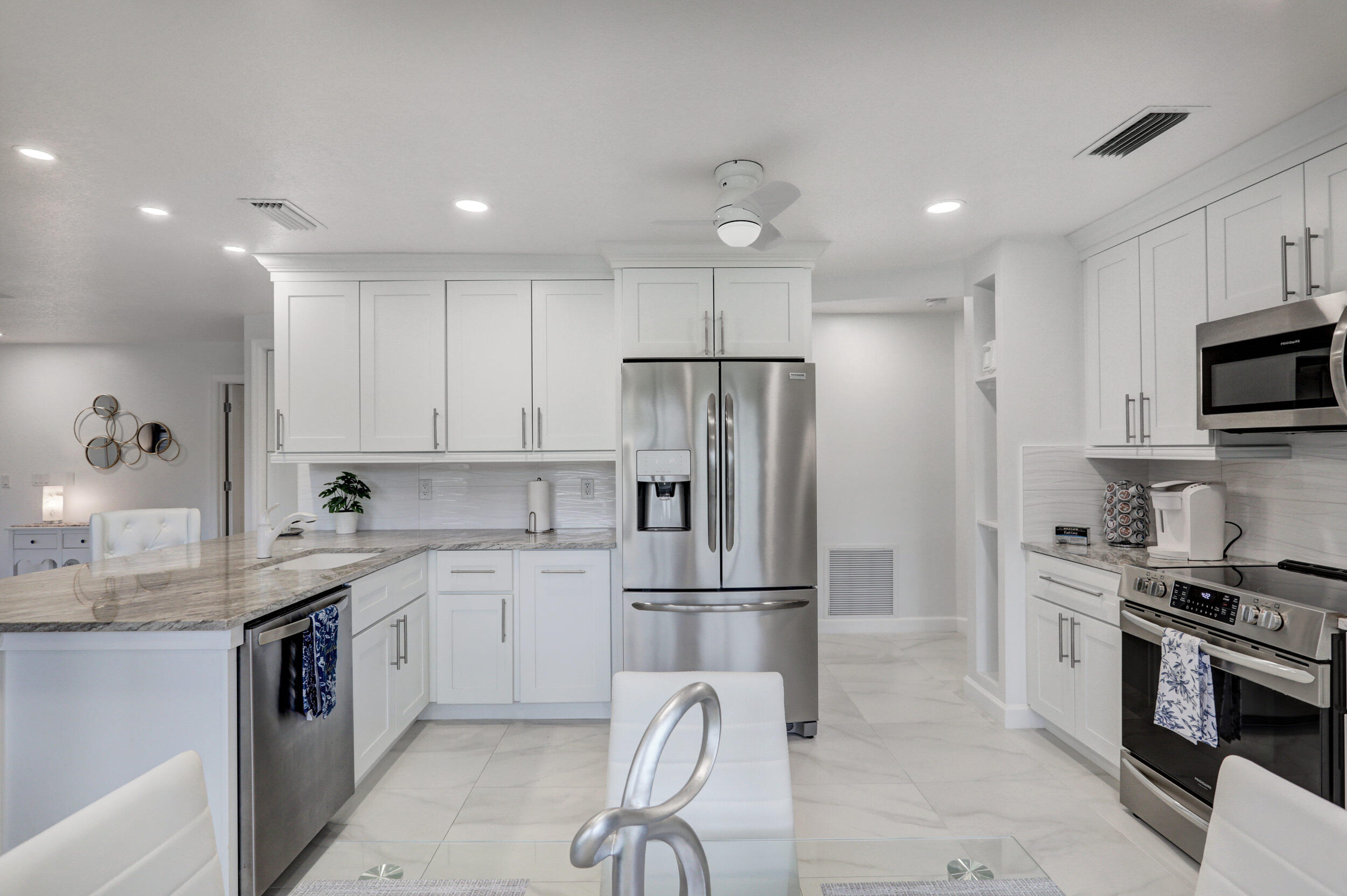 6 Lexington #D, Palm Beach Gardens FL 33418