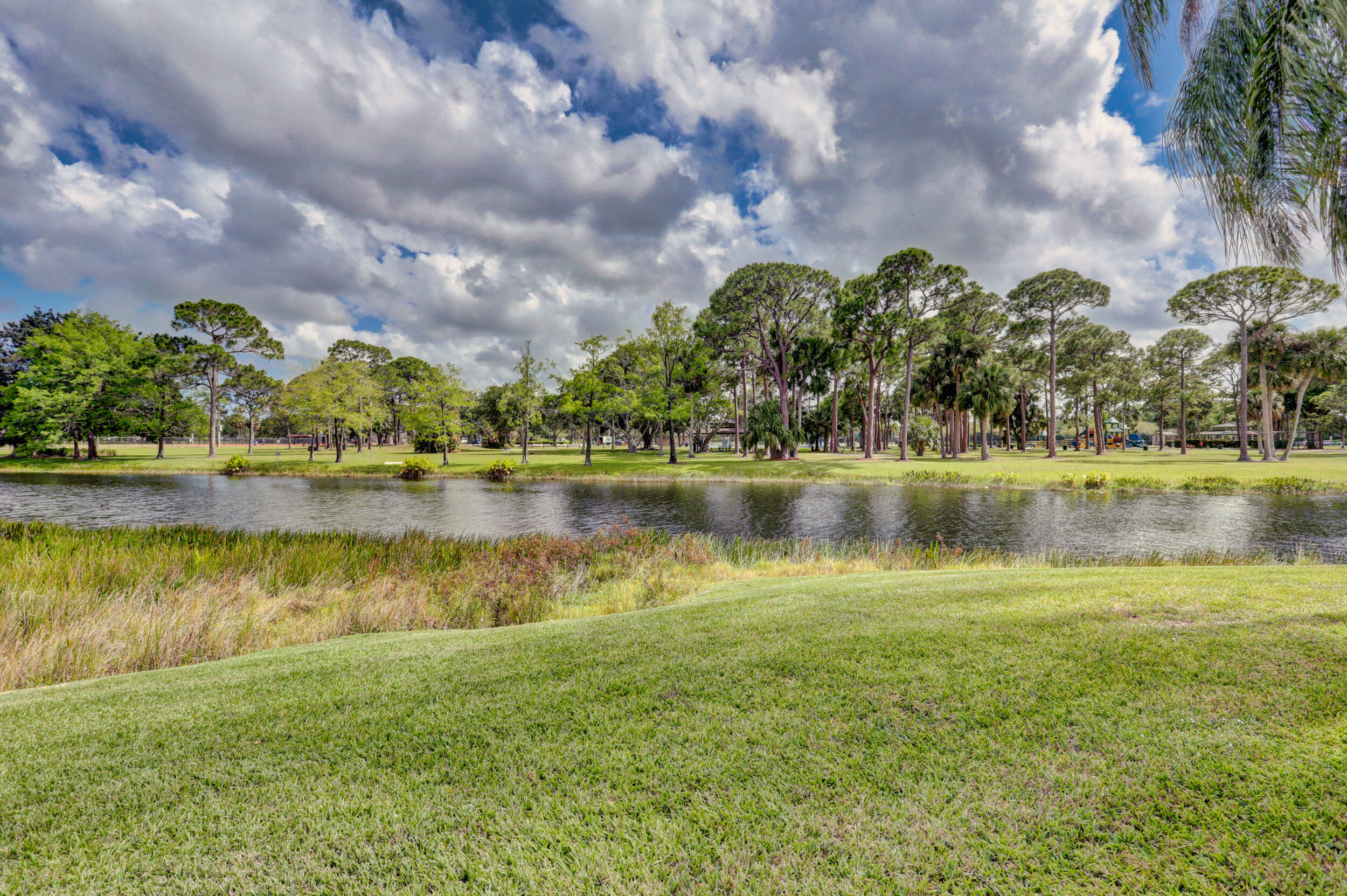 6 Lexington #D, Palm Beach Gardens FL 33418