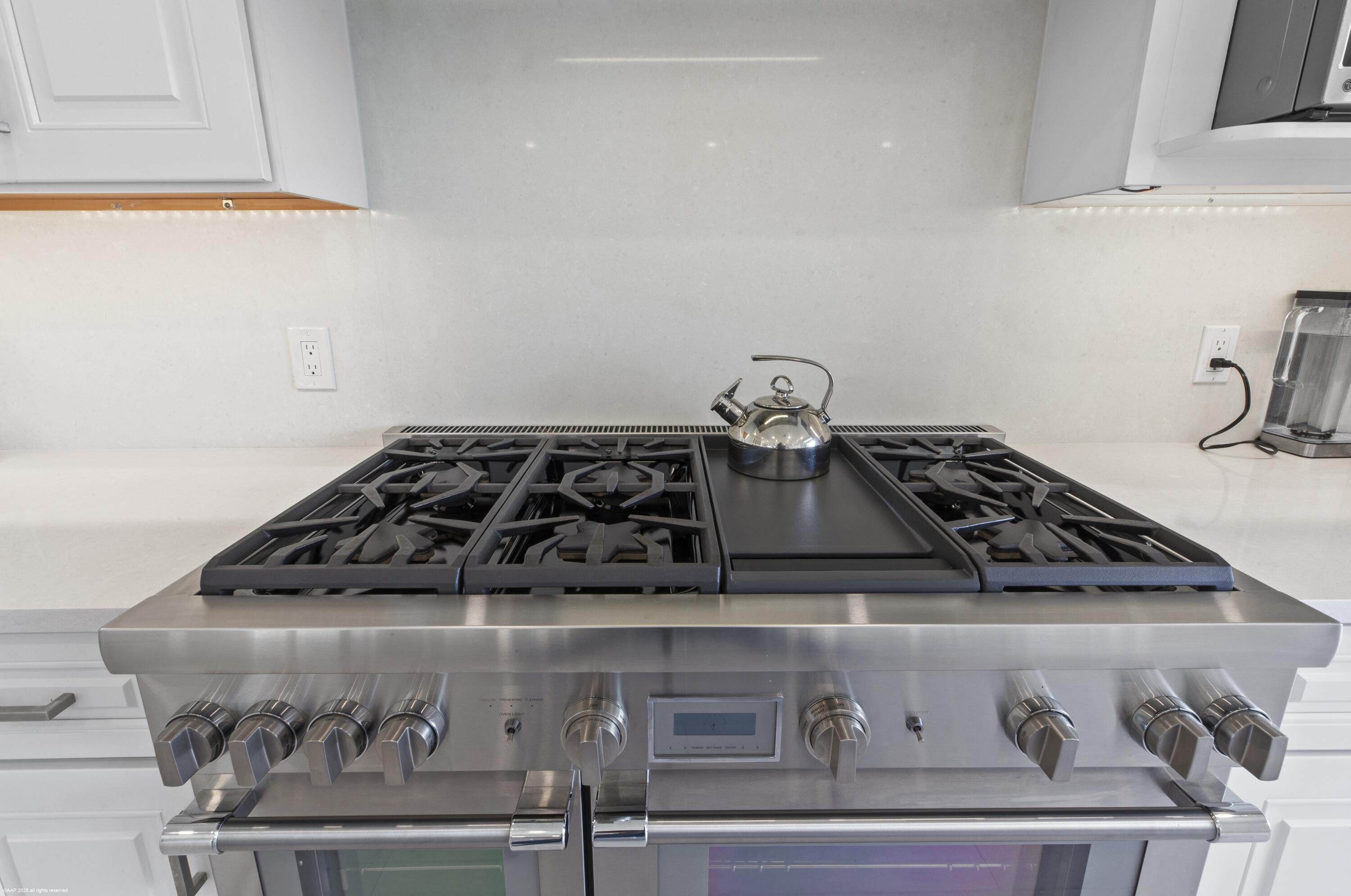116 N Beach, Jupiter Island FL 33455