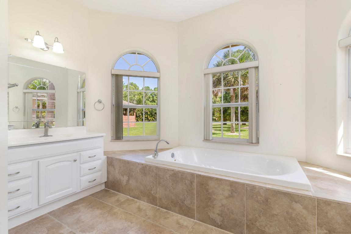 13095 Sand Ridge, Palm Beach Gardens FL 33418