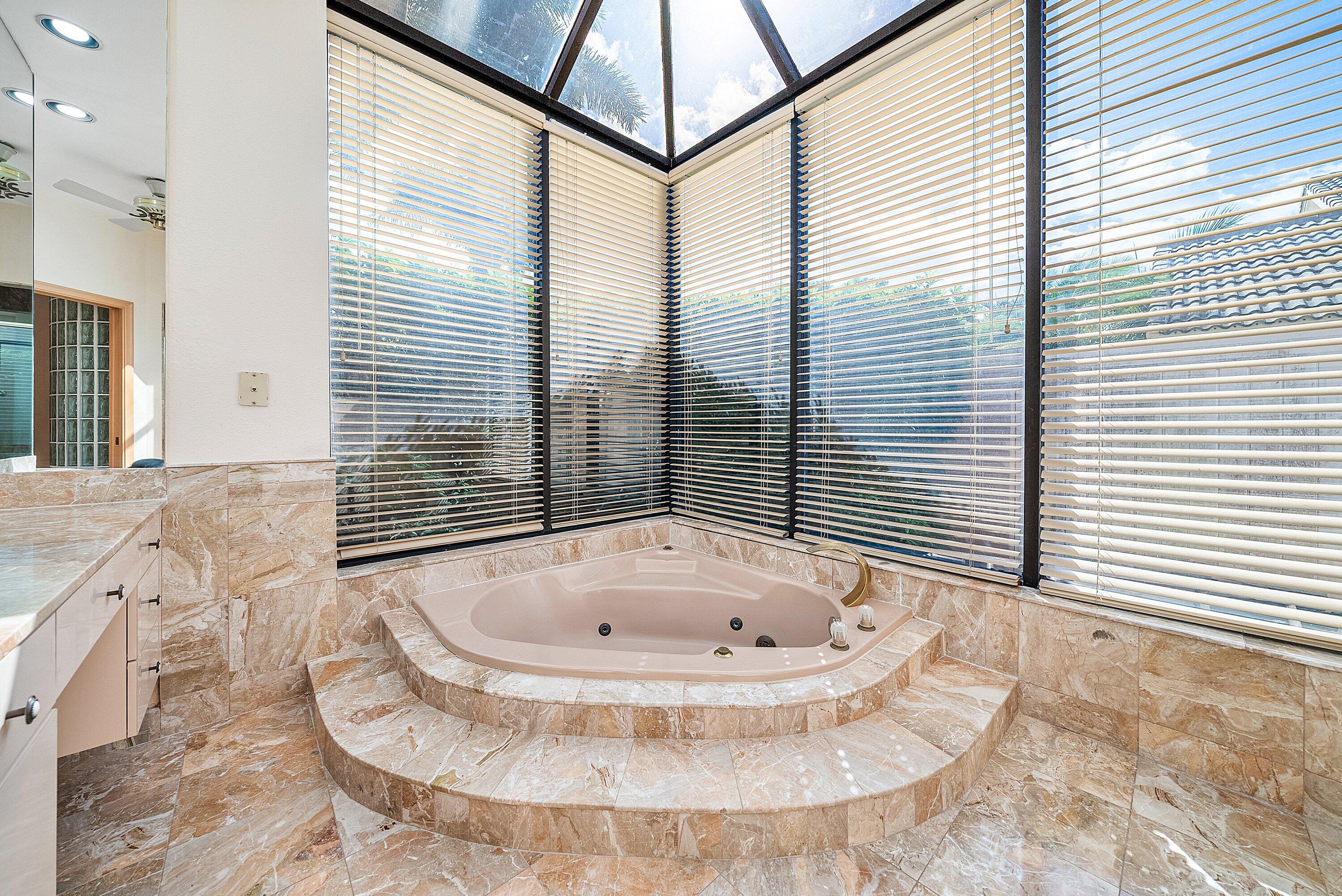 4952 Bocaire, Boca Raton FL 33487