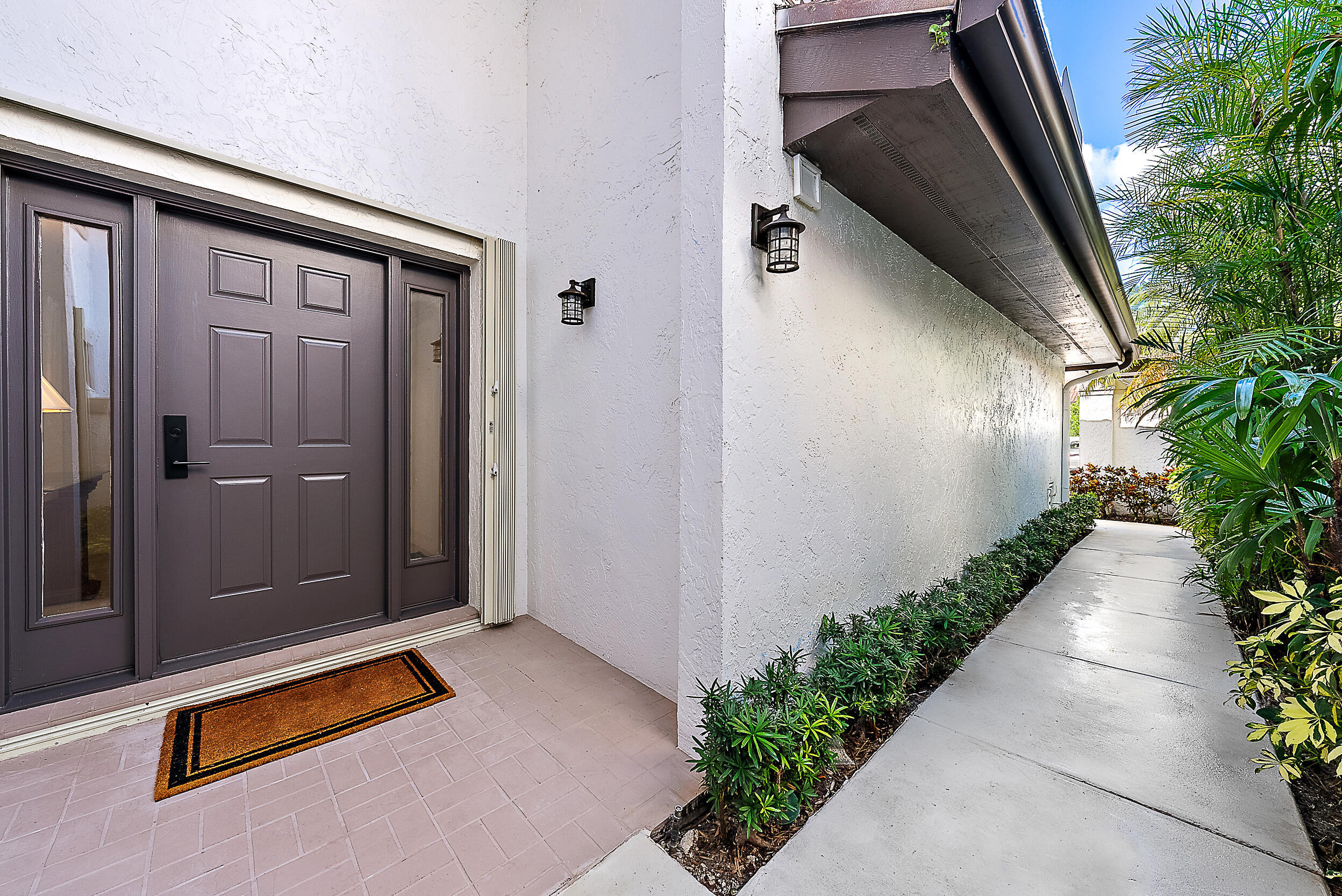 16648 Traders #106, Jupiter FL 33477